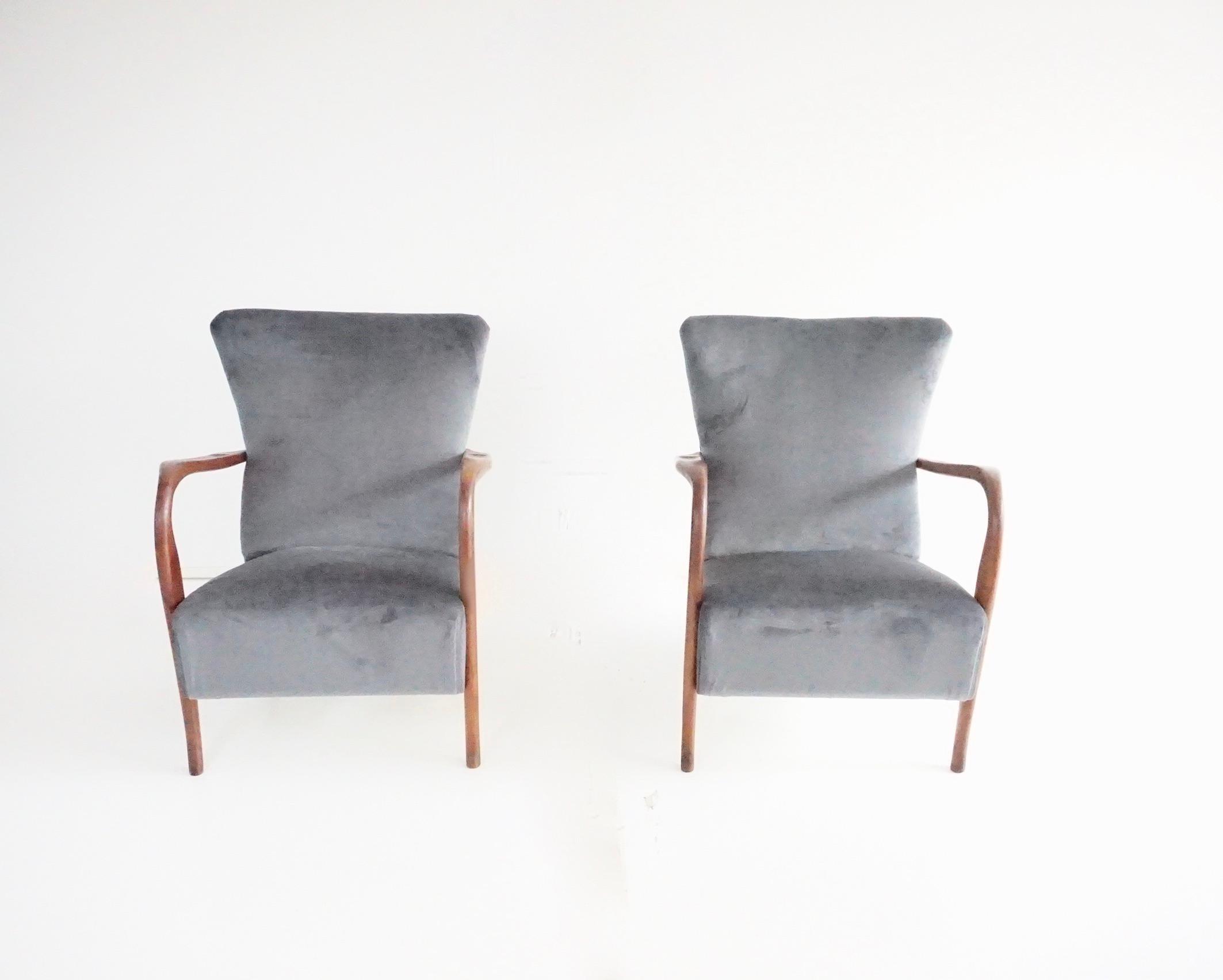 pareja de sillones de madera y terciopelo gris mod. 401 de Cassina, Meda, 1940 Italiano en venta