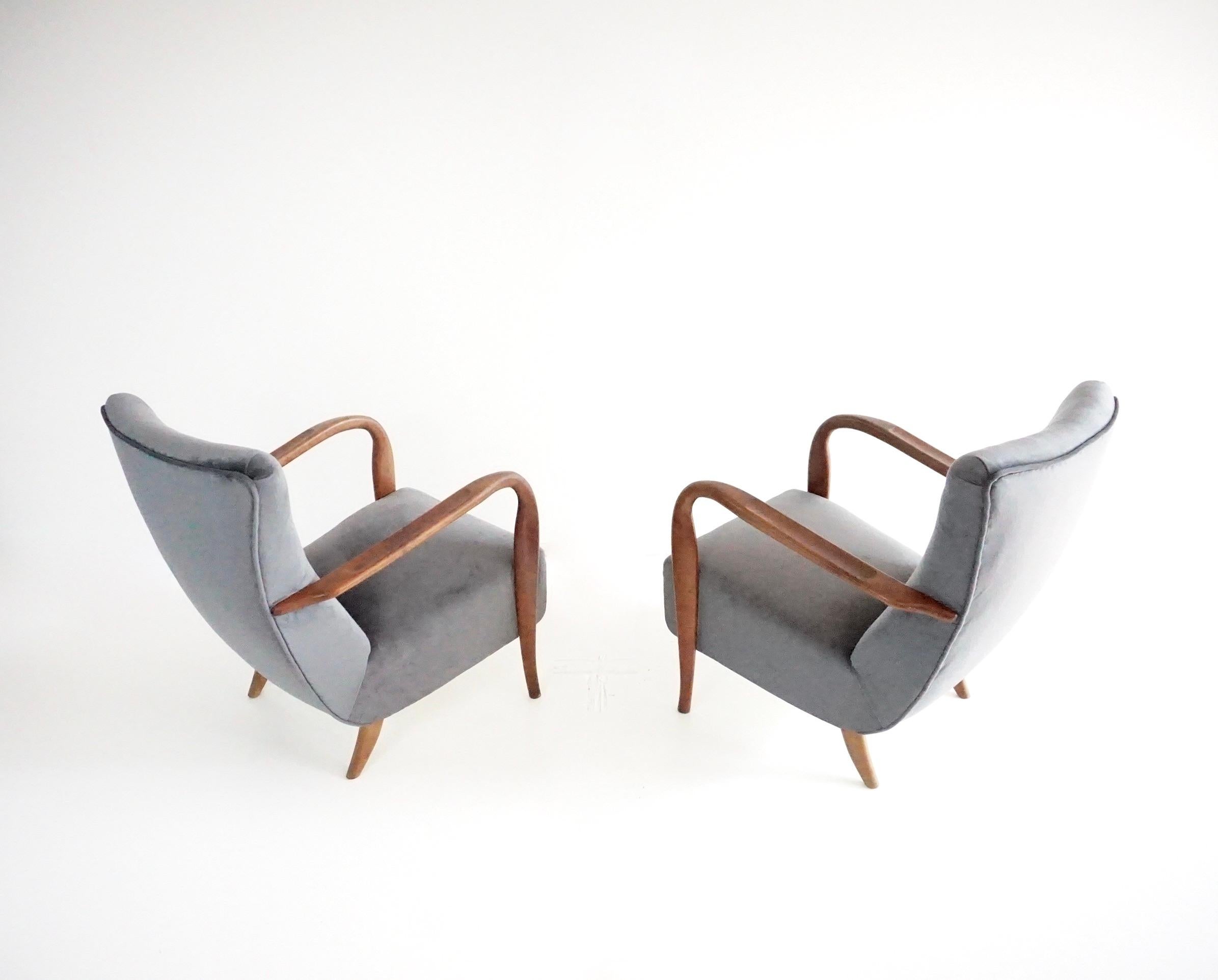 pareja de sillones de madera y terciopelo gris mod. 401 de Cassina, Meda, 1940 mediados del siglo XX en venta