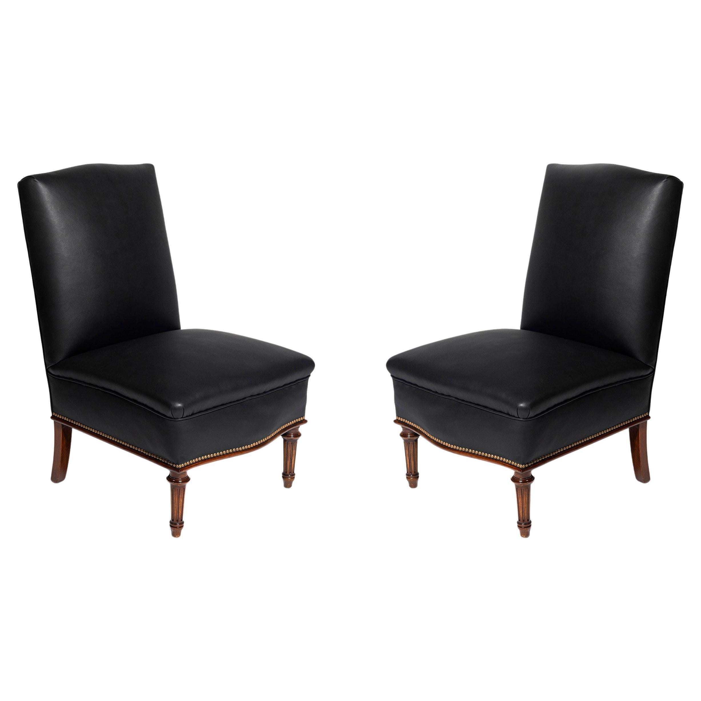 Pair of Wood and Leather Slipper Chairs by Comte, Argentina, circa 1940 For Sale
