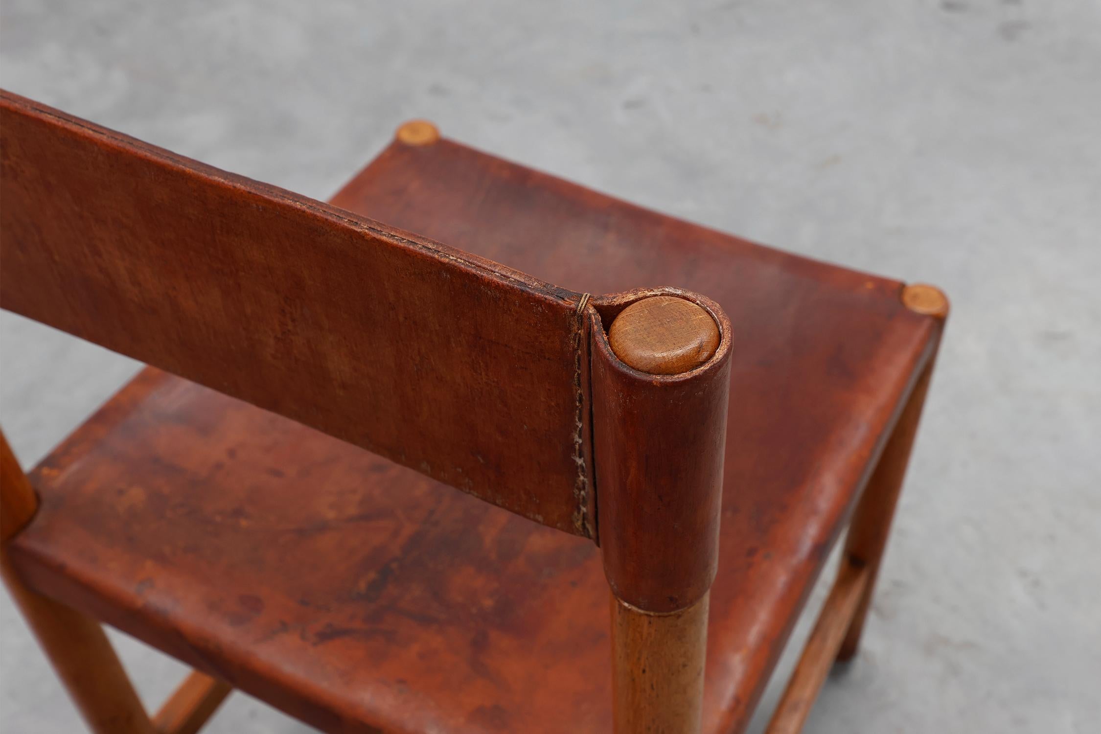 Paire de chaises espagnoles en bois et cuir de Jordi Vilanova, vers 1960 en vente 3