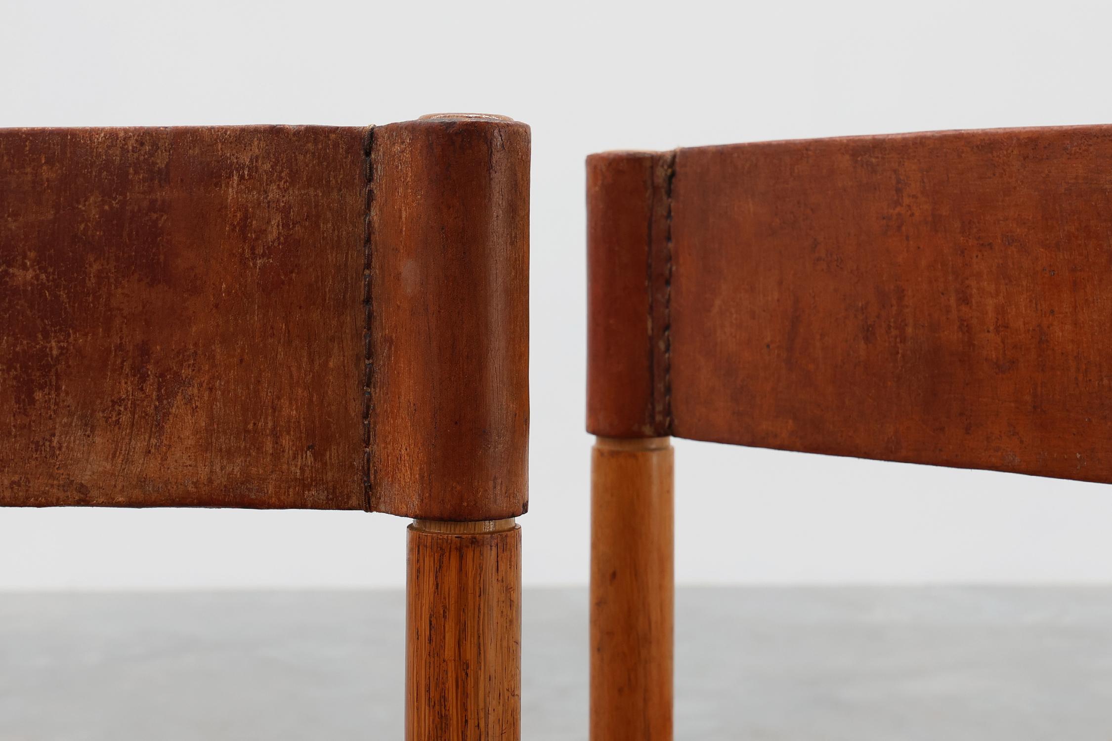 Espagnol Paire de chaises espagnoles en bois et cuir de Jordi Vilanova, vers 1960 en vente