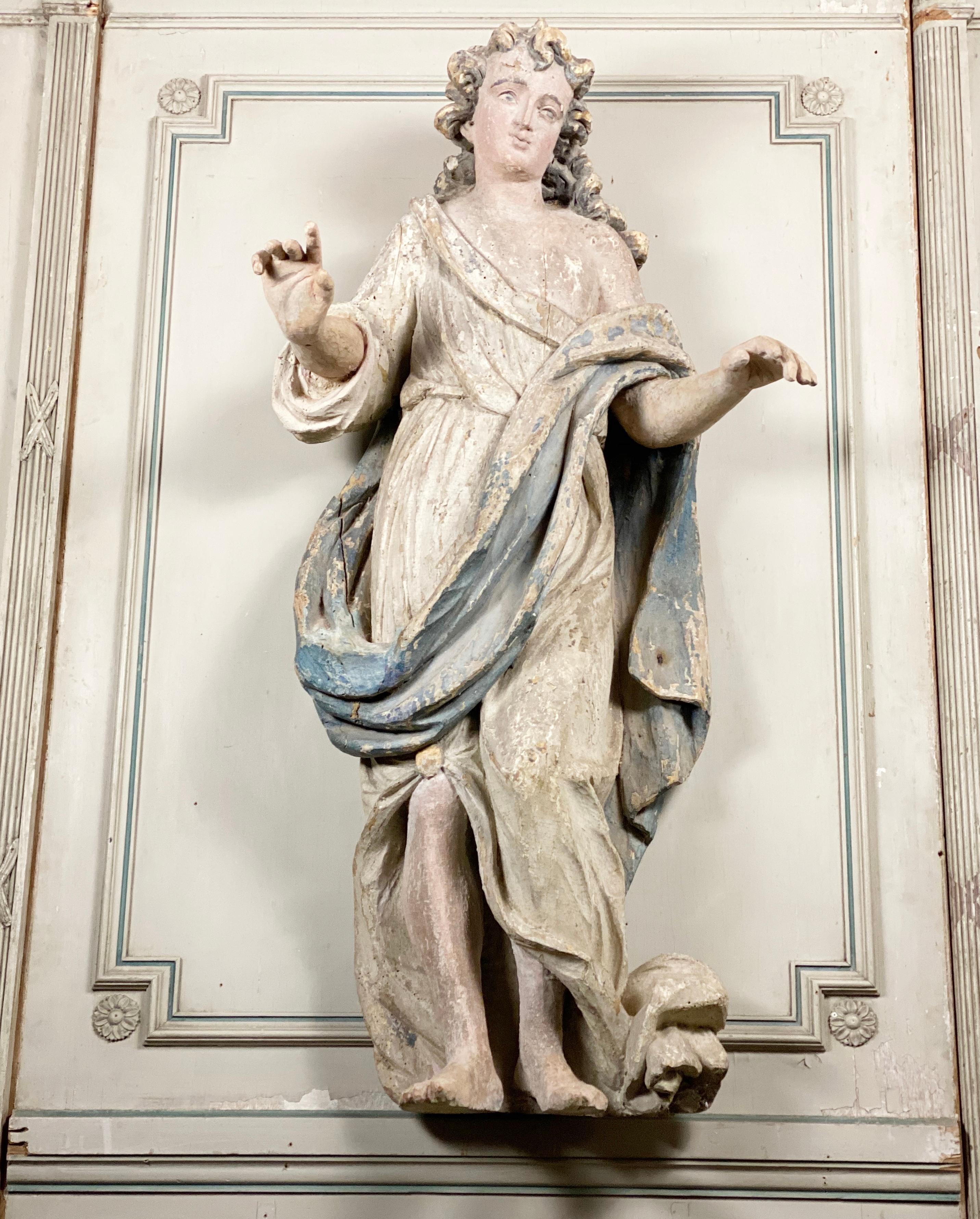 Paar Holz-Engel-Skulpturen, Frankreich, 18. Jahrhundert (Französisch) im Angebot