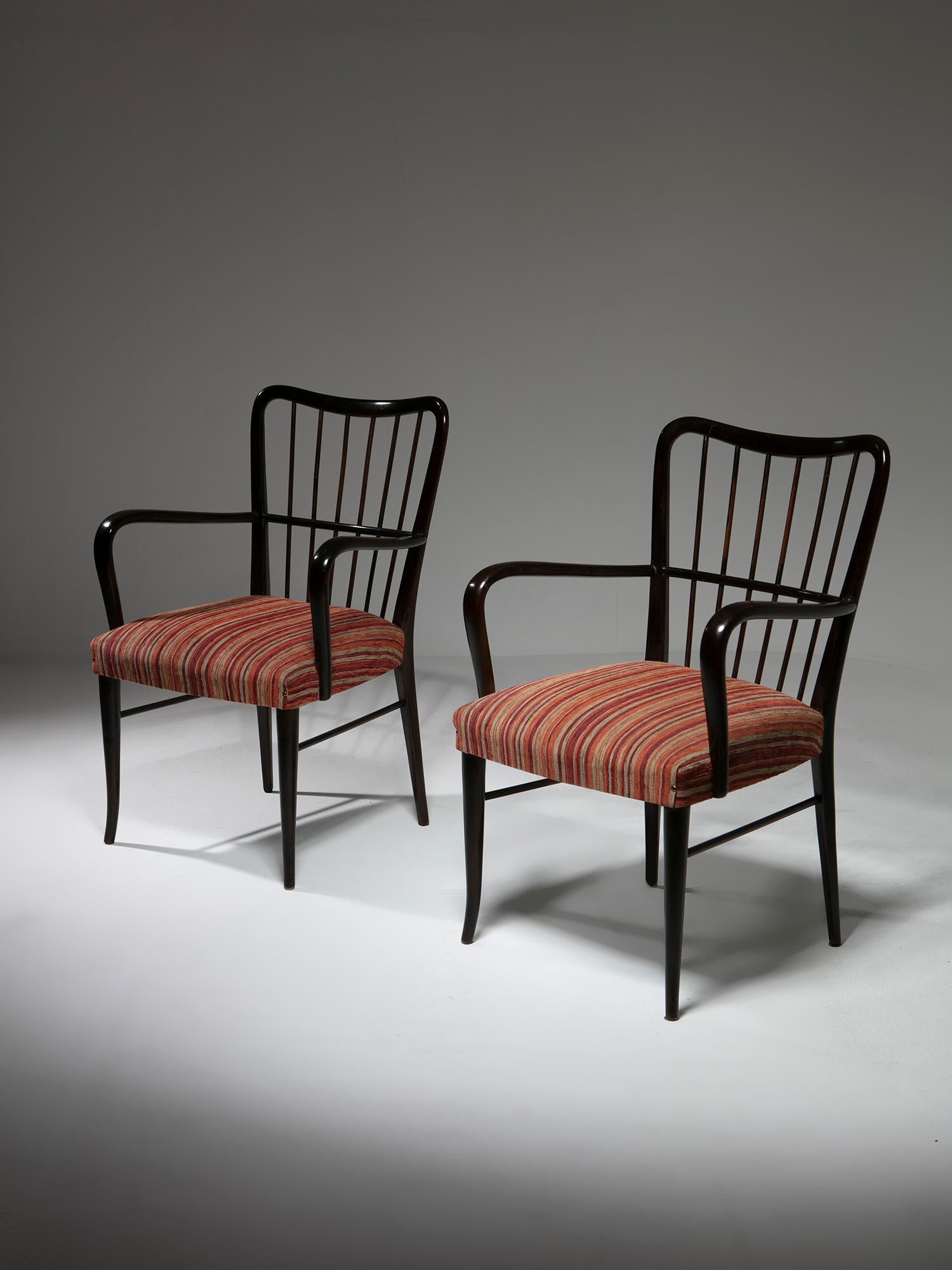italien Paire de fauteuils en Wood attribués à Paolo Buffa, Italie, années 1950 en vente