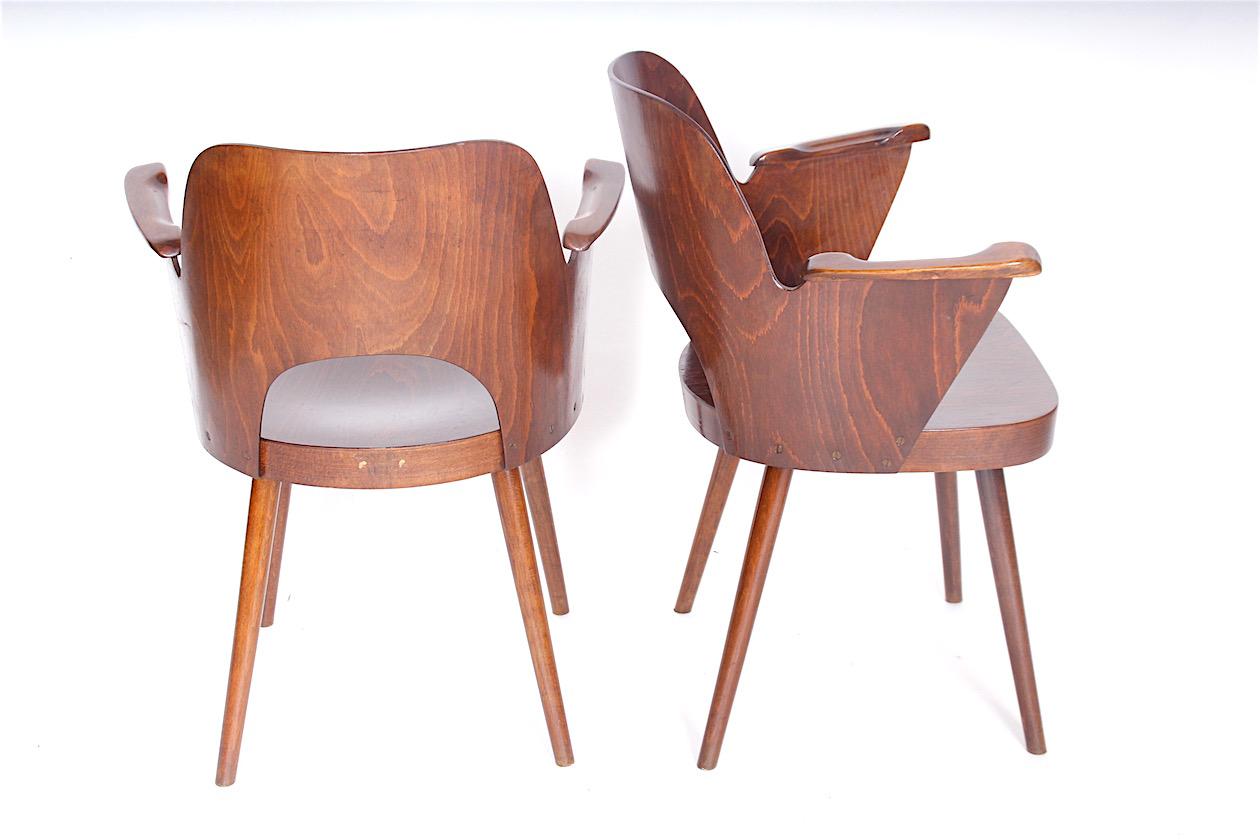 Pair of Wood Armchairs Designed by Oswald Haerdtl In Good Condition In Praha, CZ