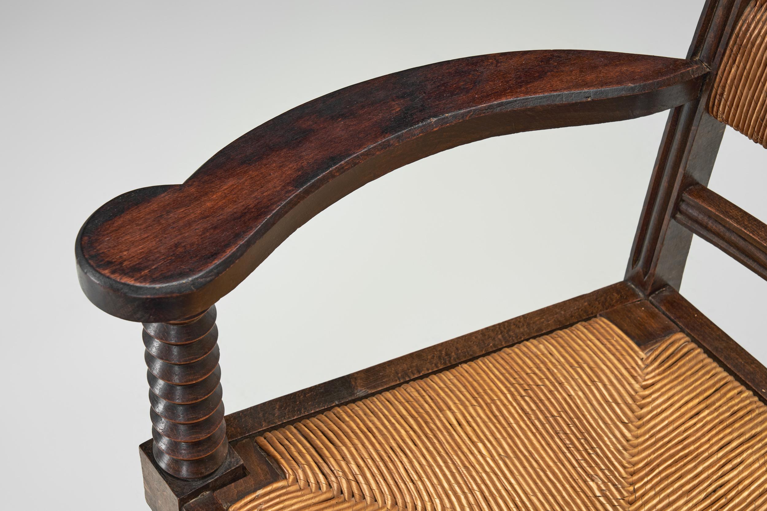 Paire de fauteuils en Wood à la manière de Charles Dudouyt, Europe ca 1940s en vente 3