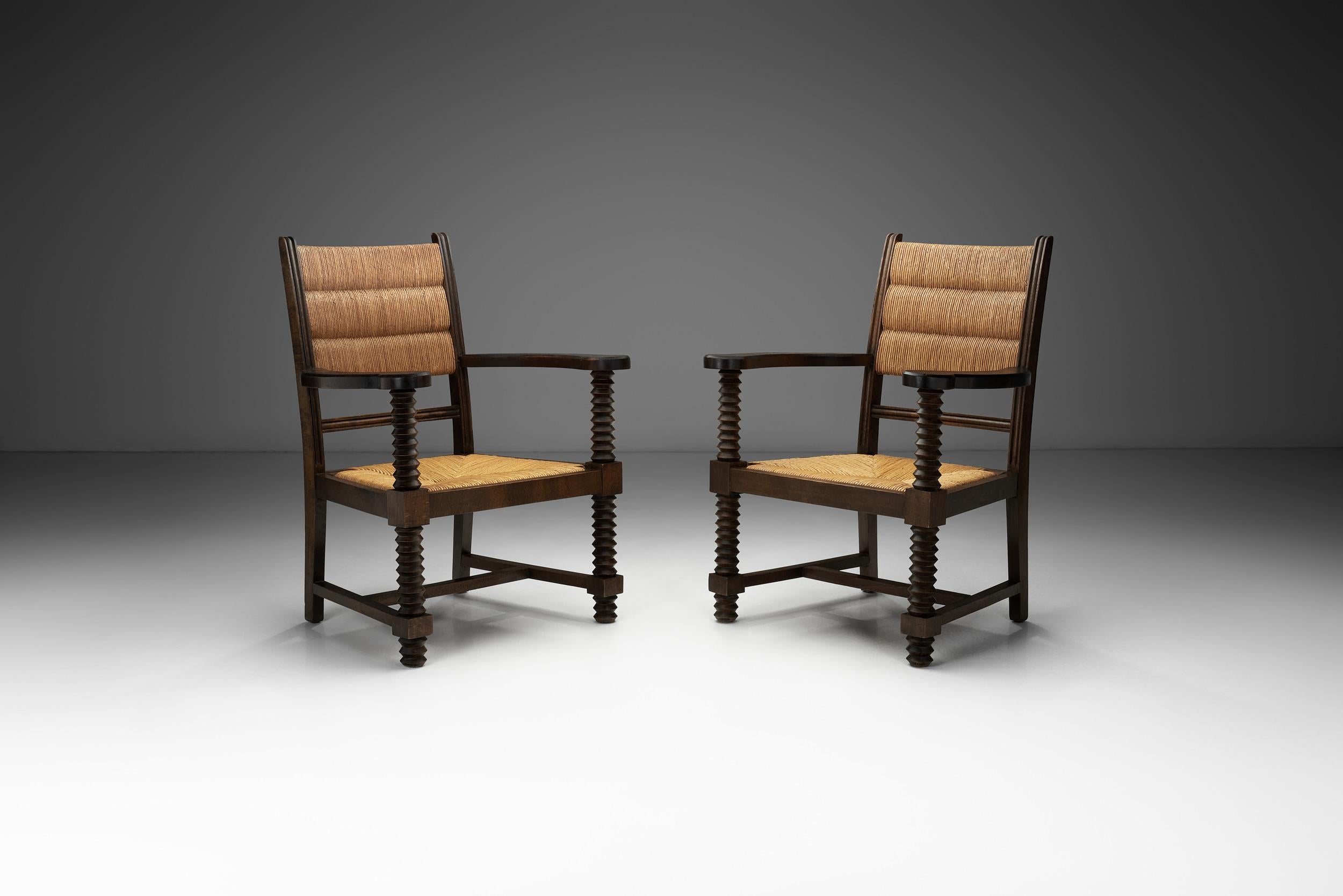 Mid-Century Modern Paire de fauteuils en Wood à la manière de Charles Dudouyt, Europe ca 1940s en vente