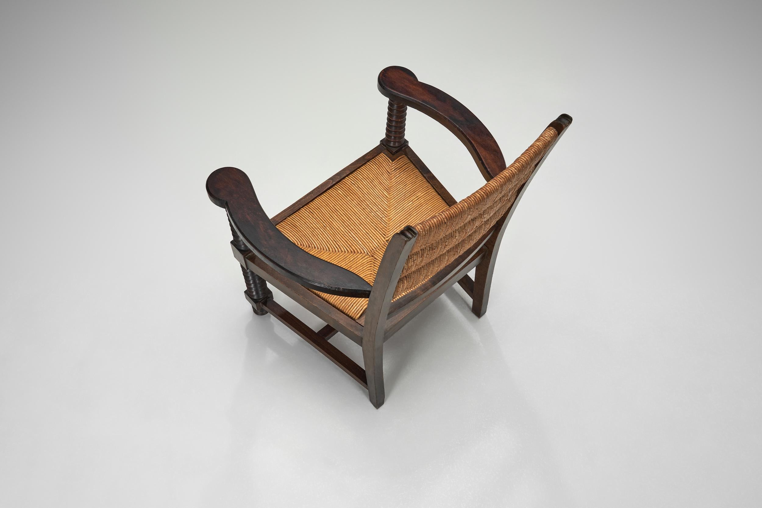 Milieu du XXe siècle Paire de fauteuils en Wood à la manière de Charles Dudouyt, Europe ca 1940s en vente