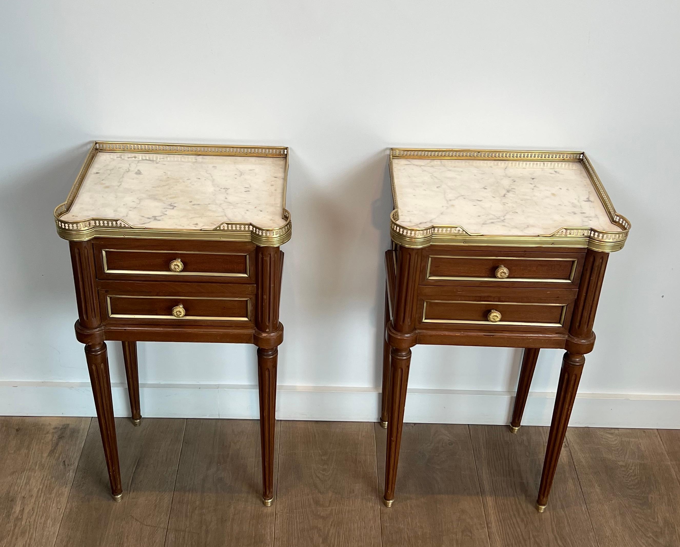 Pair of Wood & Brass Side Tables with Carrara Marble Tops in Maison Jansen Style For Sale 14