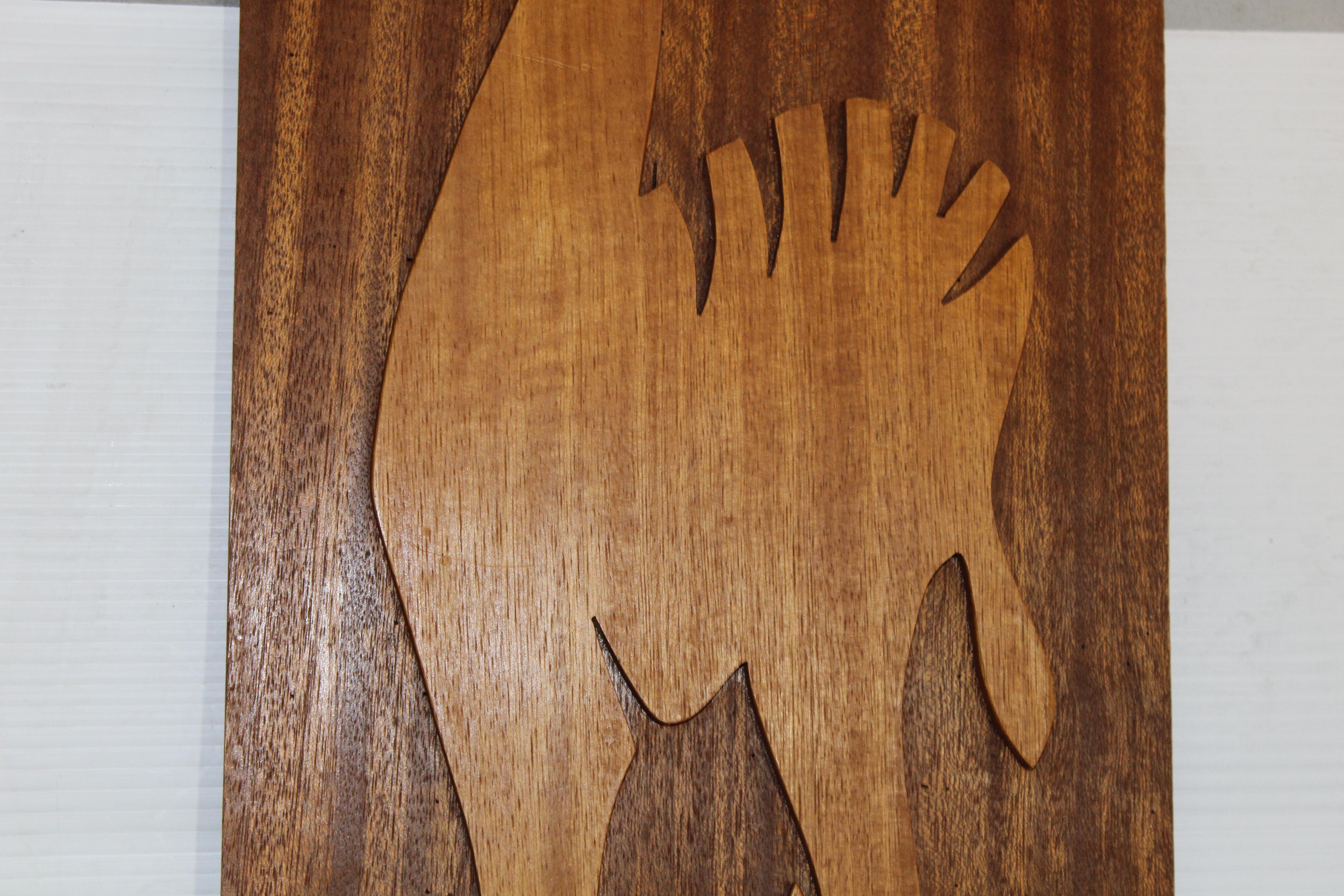 Paire d'art mural sculpté en bois Bon état - En vente à Brooklyn, NY