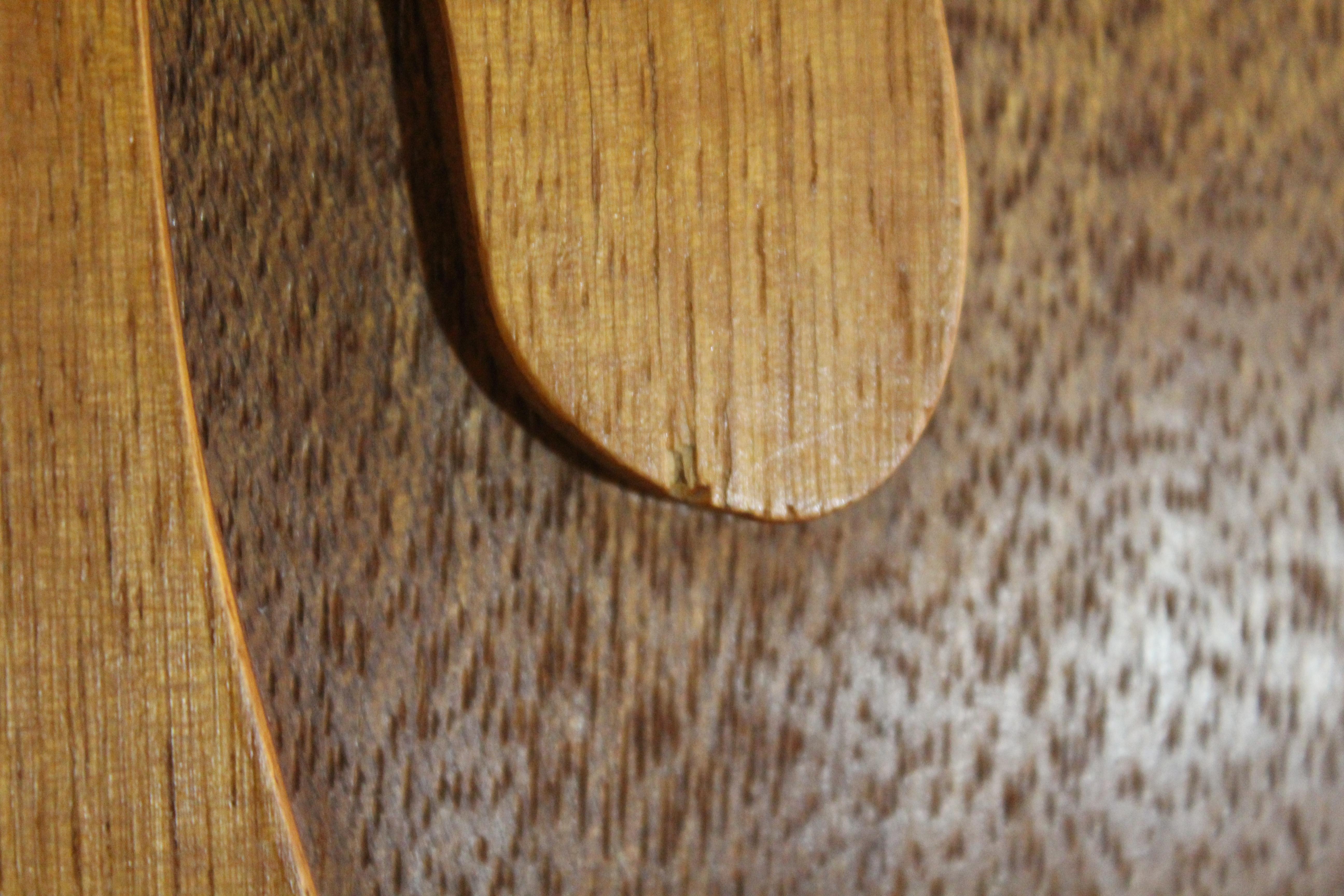 Paire d'art mural sculpté en bois en vente 1