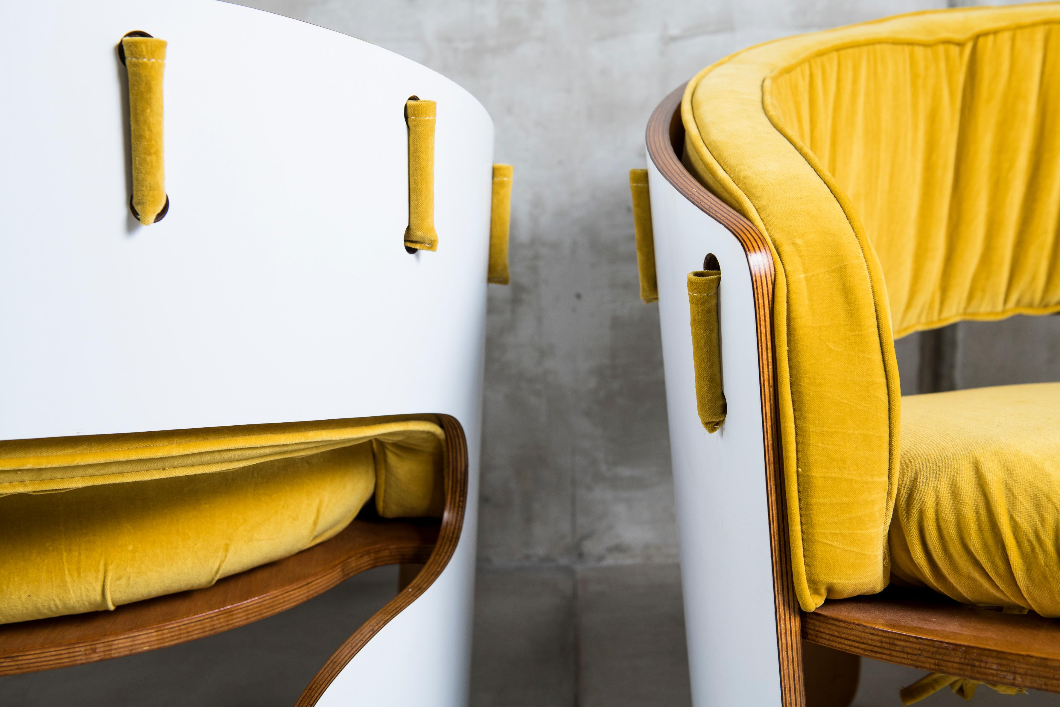 Pair of Wood, Formica and Velvet Armchairs, Designed by Ricardo Blanco, 1969 In Good Condition For Sale In Buenos Aires, Buenos Aires