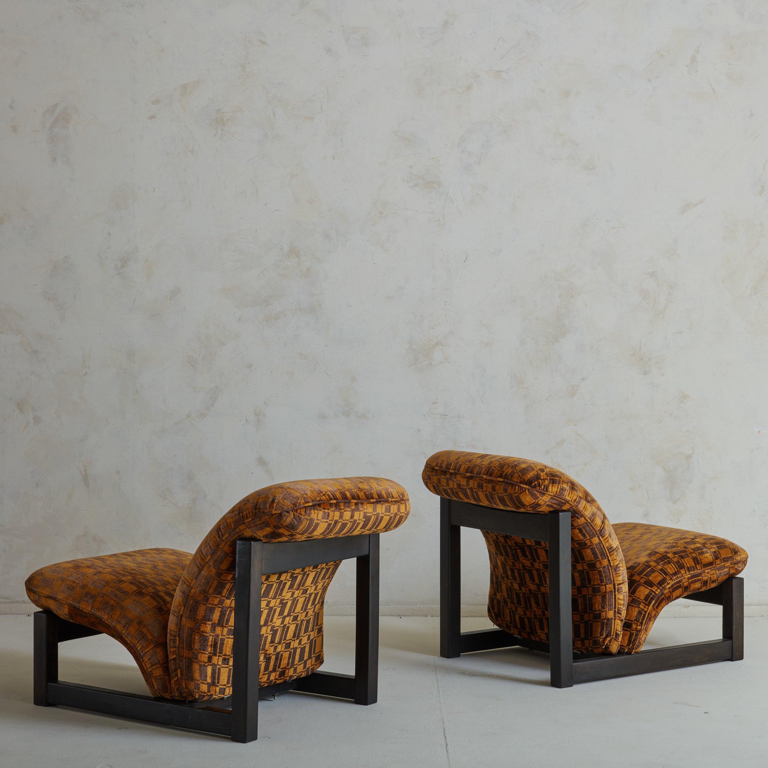 Mid-Century Modern Paire de chaises longues à cadre en bois et velours orange, Tobia & Afra Scarpa, Italie en vente