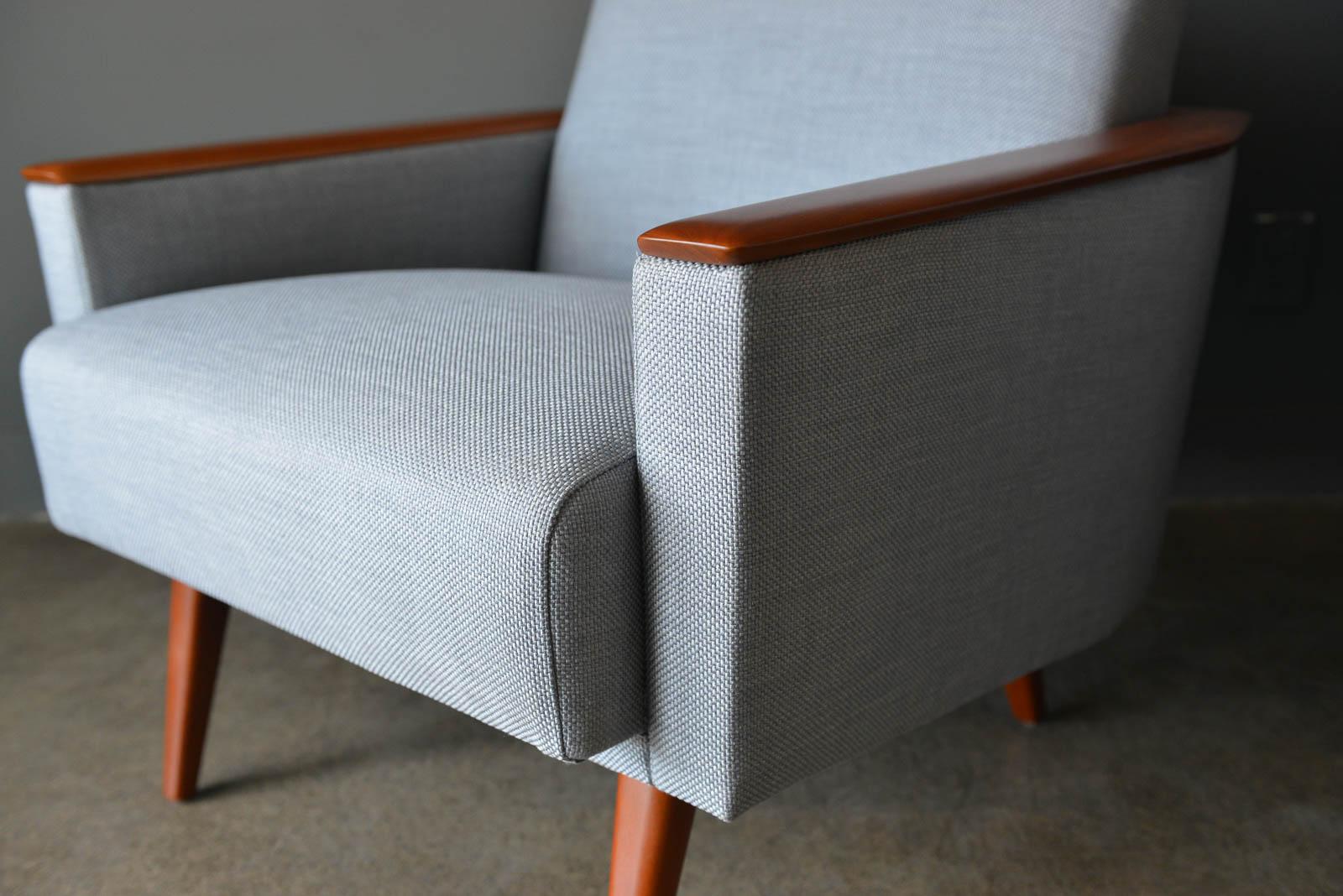 Pair of Mid-Century Modern Wood Framed Lounge Chairs, circa 1960 3