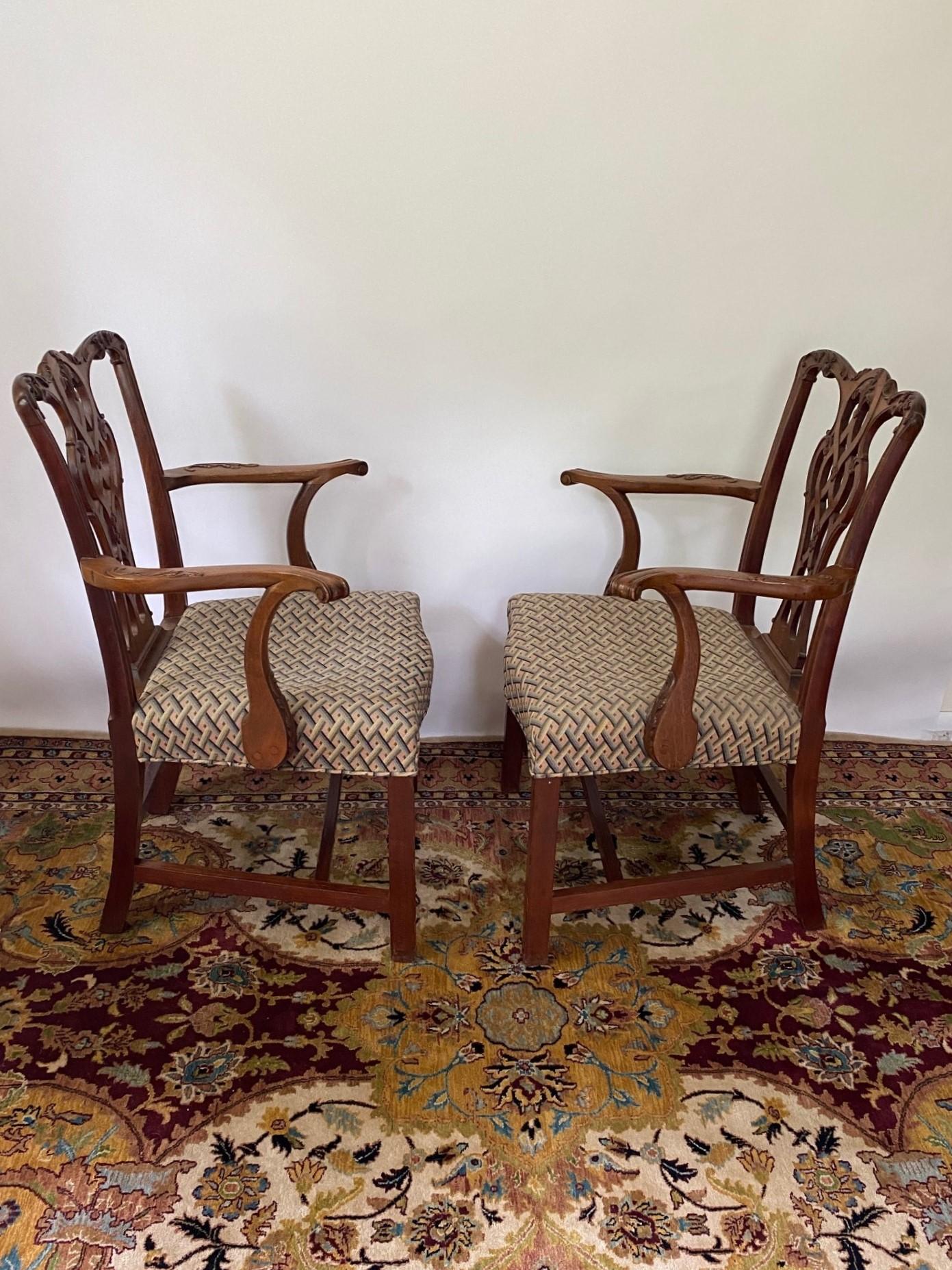 Hand-Carved Pair of English-Made Carved Chippendale Style Mahogany Armchairs For Sale