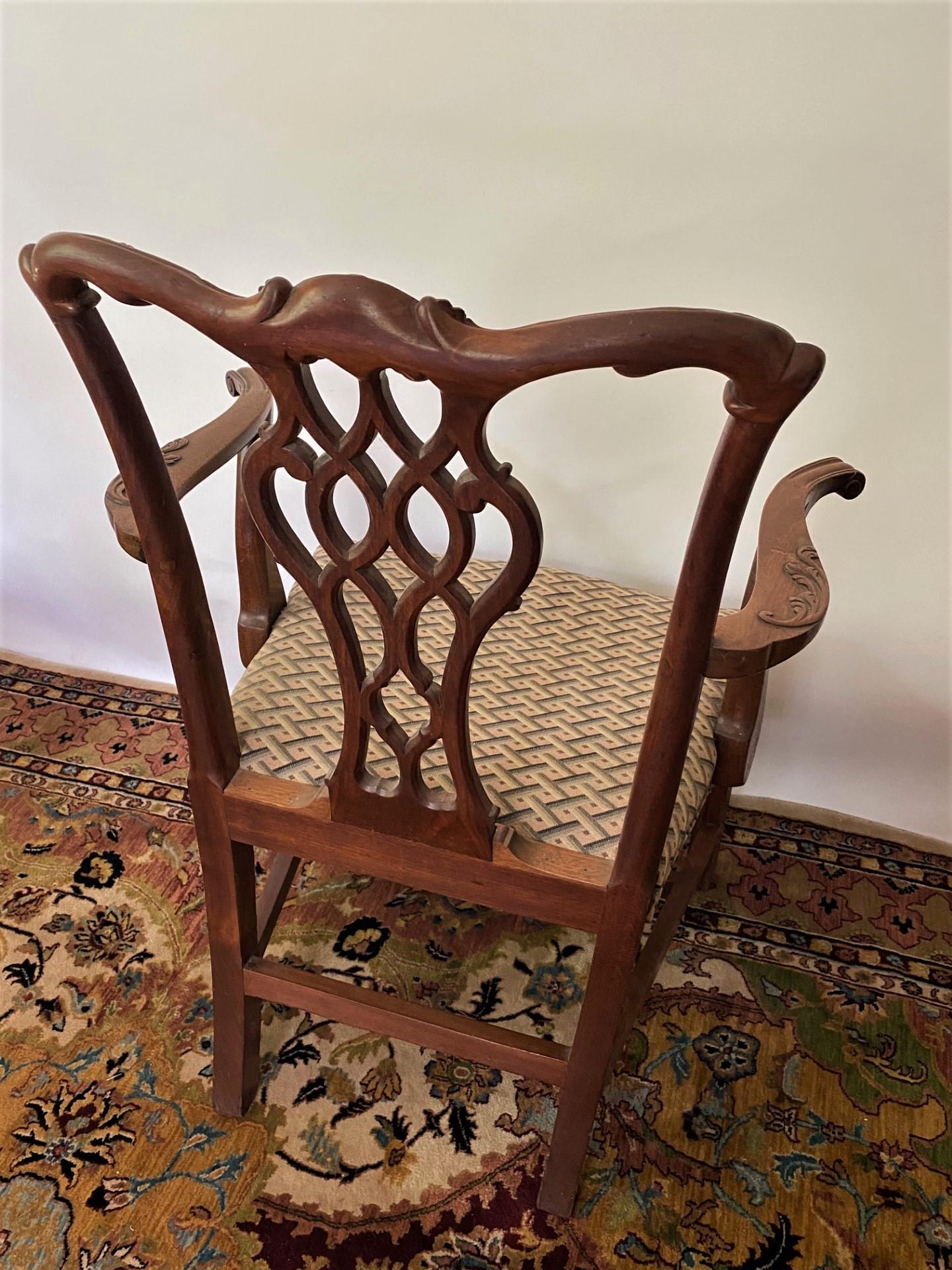 Pair of English-Made Carved Chippendale Style Mahogany Armchairs For Sale 1