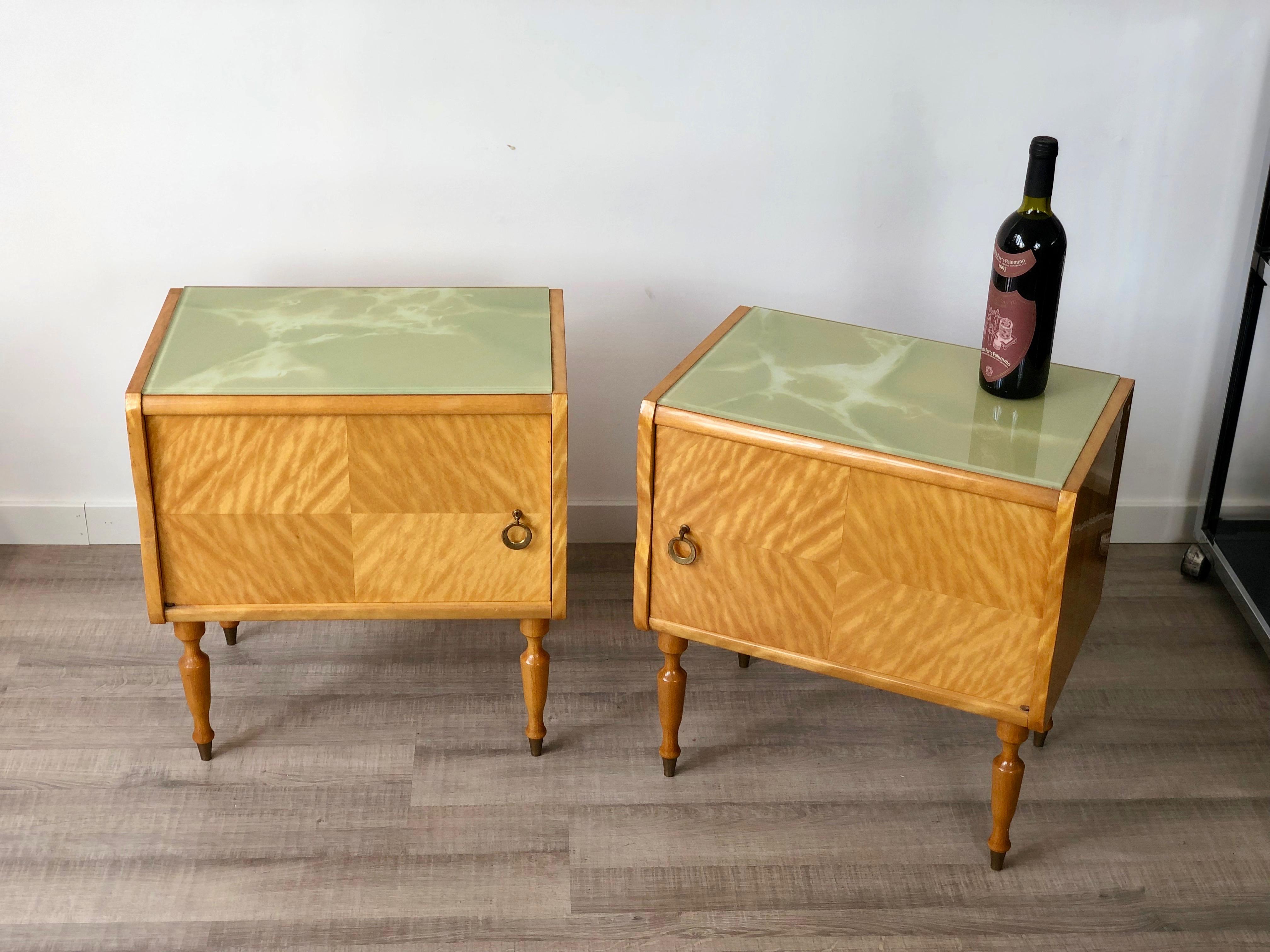 Mid-Century Modern Pair of Wood Lacquered Side Table Nightstands Vittorio Dassi style, 1950s, Italy