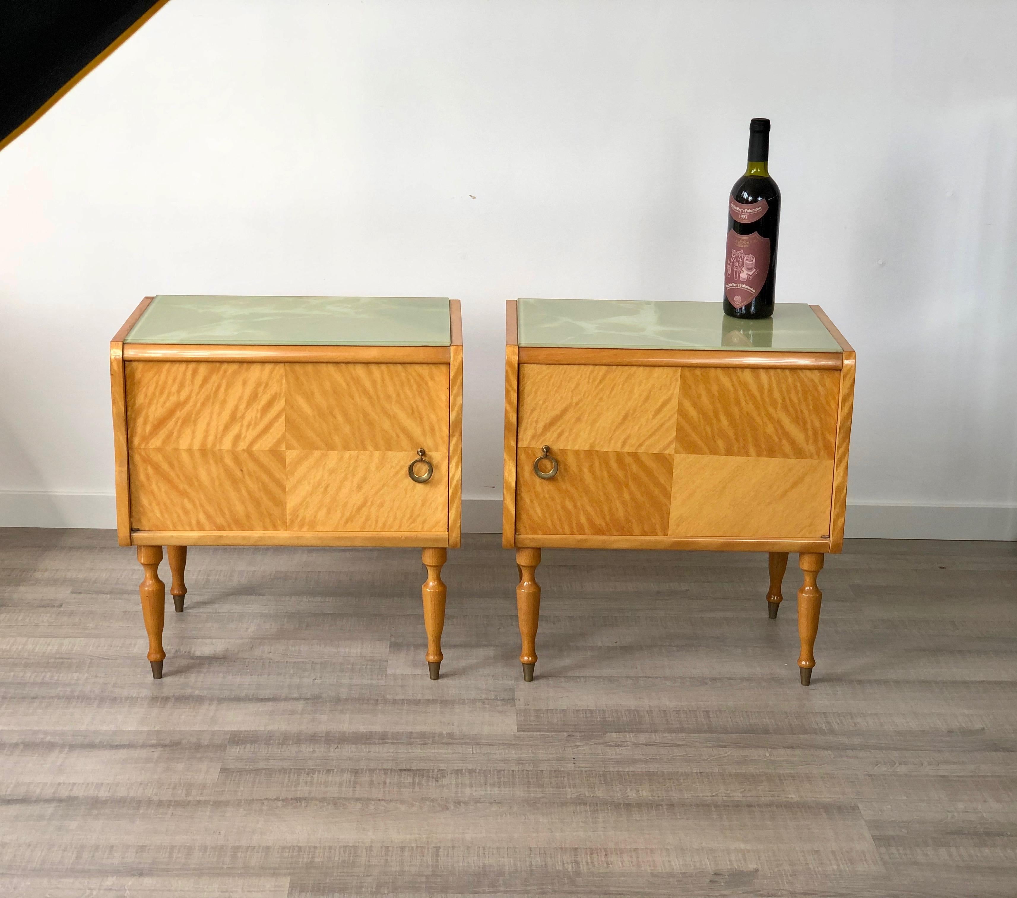 Italian Pair of Wood Lacquered Side Table Nightstands Vittorio Dassi style, 1950s, Italy