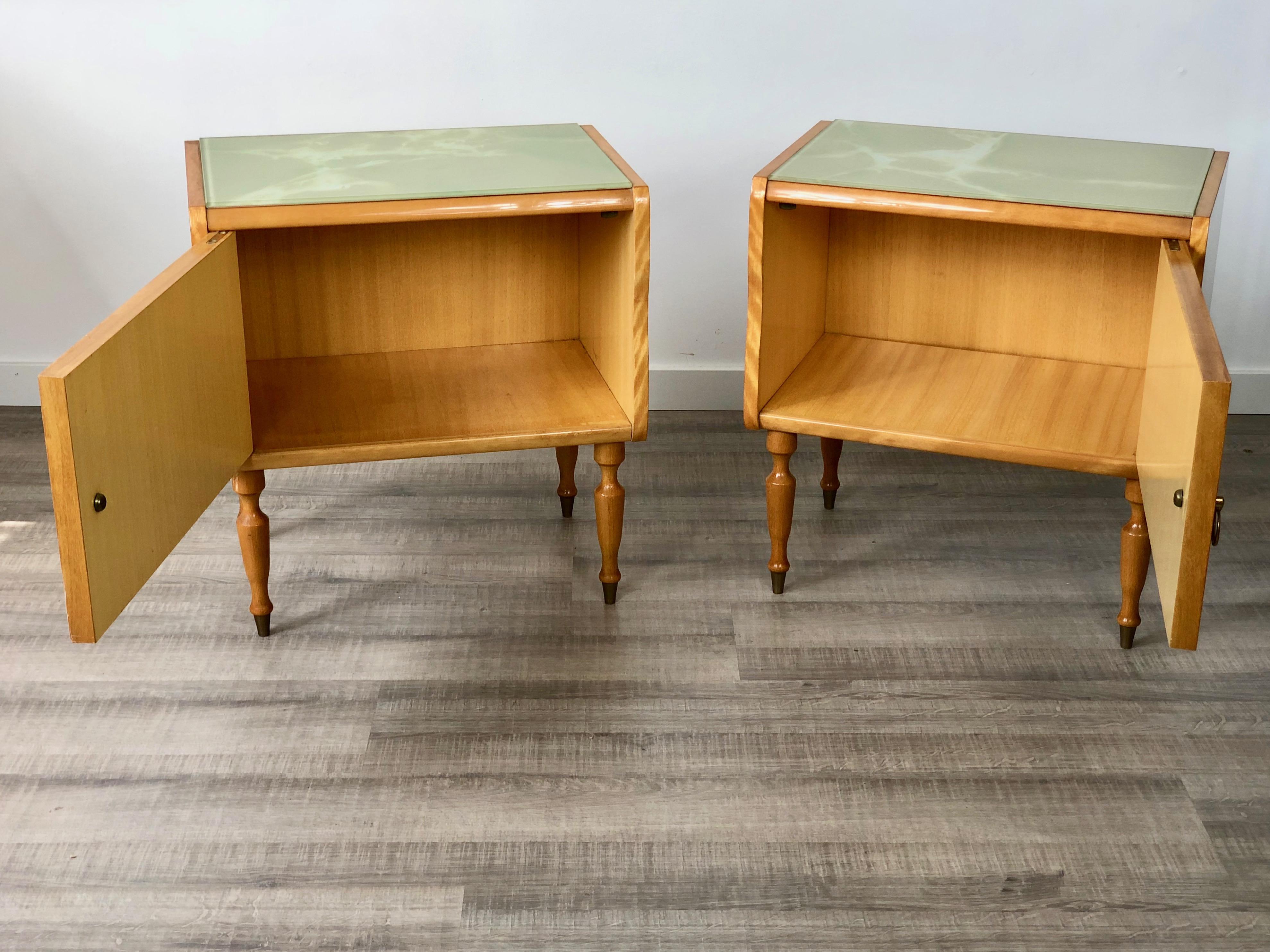 Pair of Wood Lacquered Side Table Nightstands Vittorio Dassi style, 1950s, Italy In Good Condition In Rome, IT