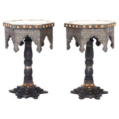 Paar Ständer oder Tische aus Holz, Metall und Knochen
