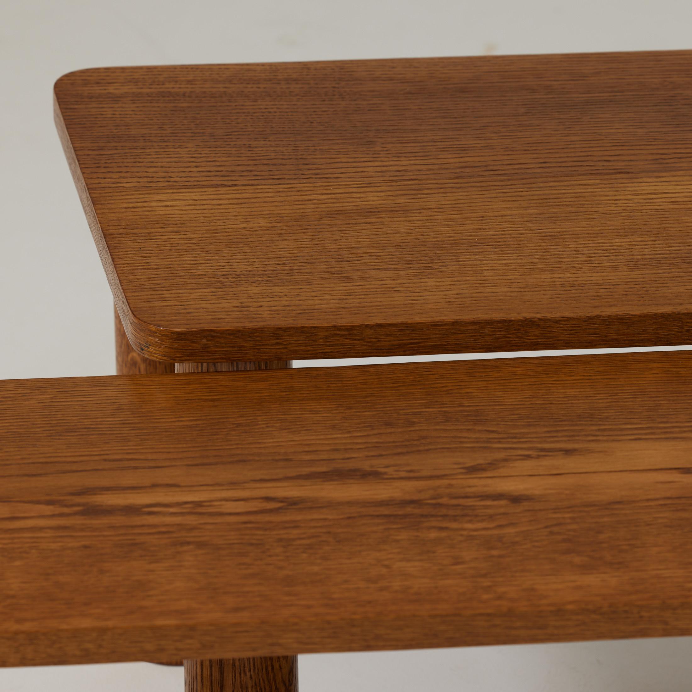 Français Paire de tables basses en Wood Mid Century Modern, circa 1950 en vente