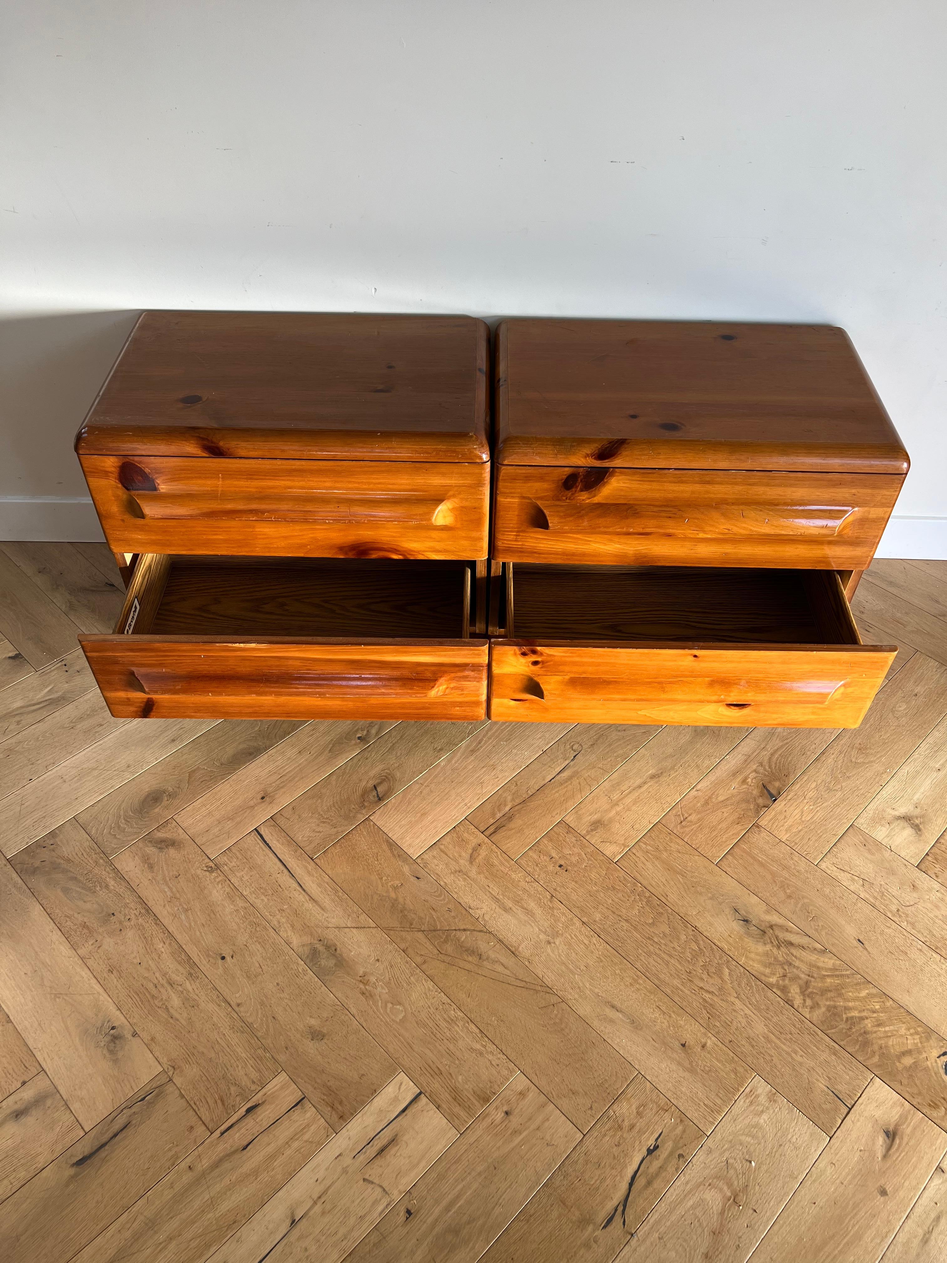 Mid century Pair of chunky Wood Nightstands by Broyhill, 1970s 8