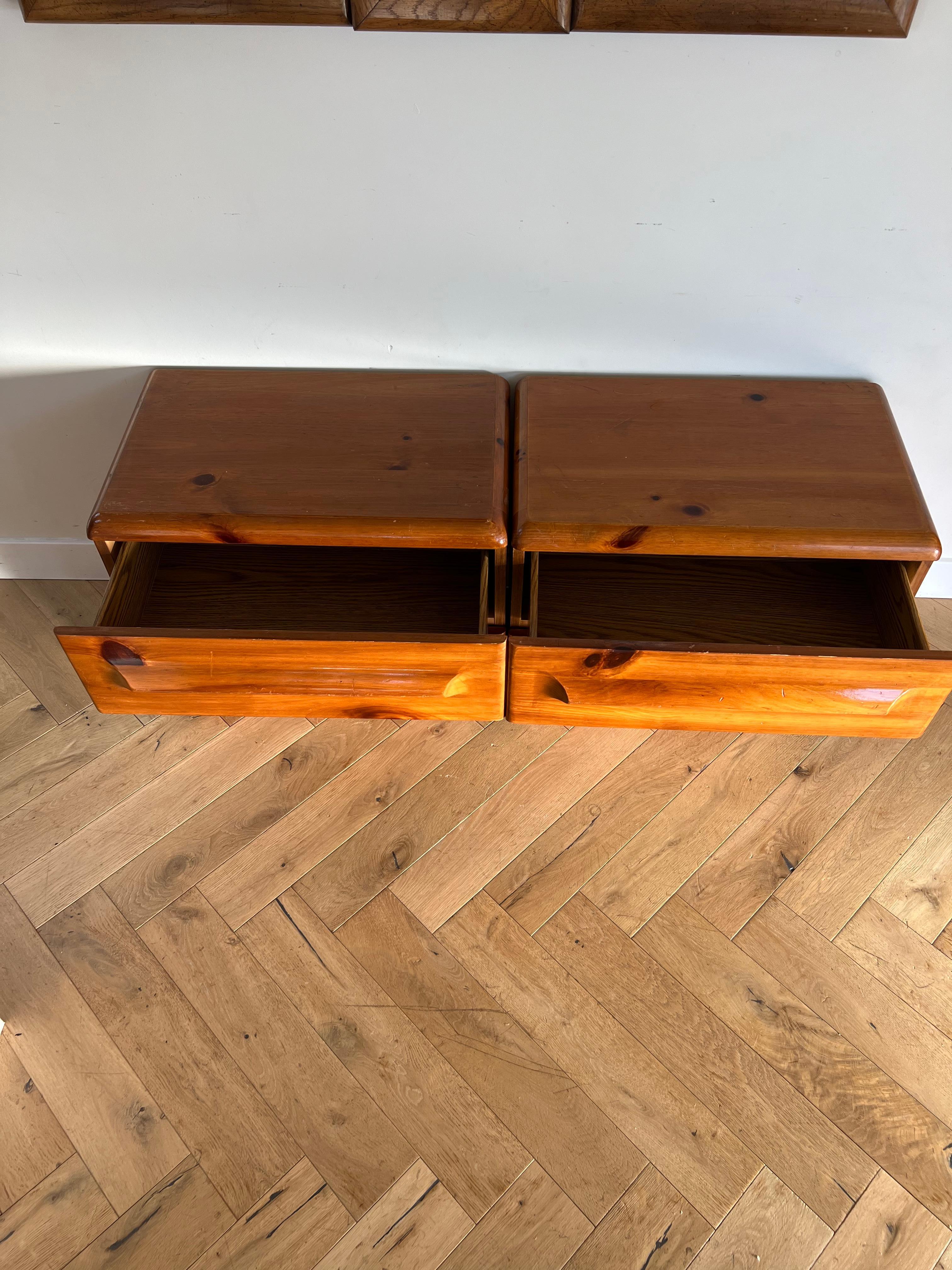 Mid century Pair of chunky Wood Nightstands by Broyhill, 1970s 9
