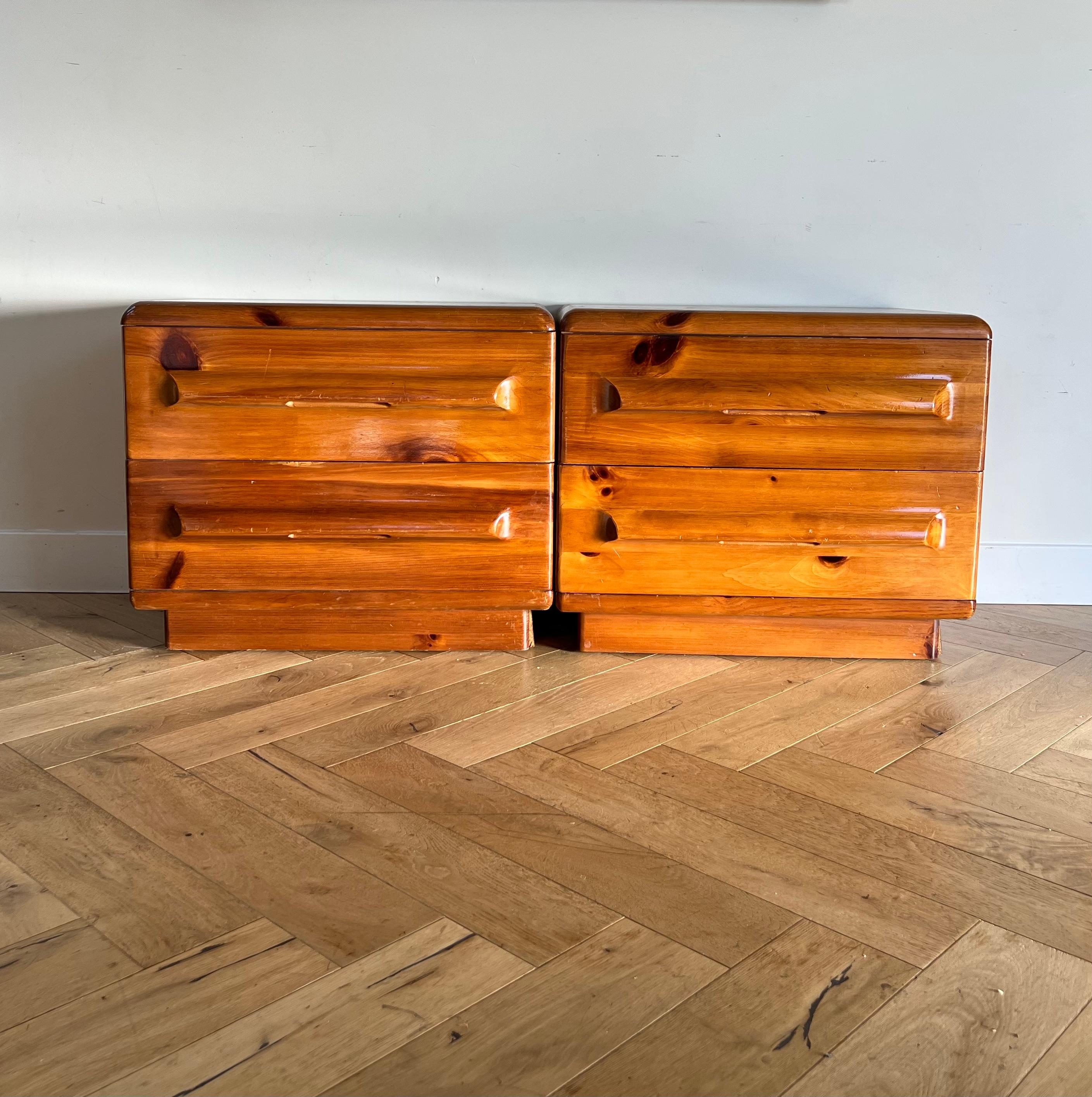 Mid century Pair of chunky Wood Nightstands by Broyhill, 1970s 12