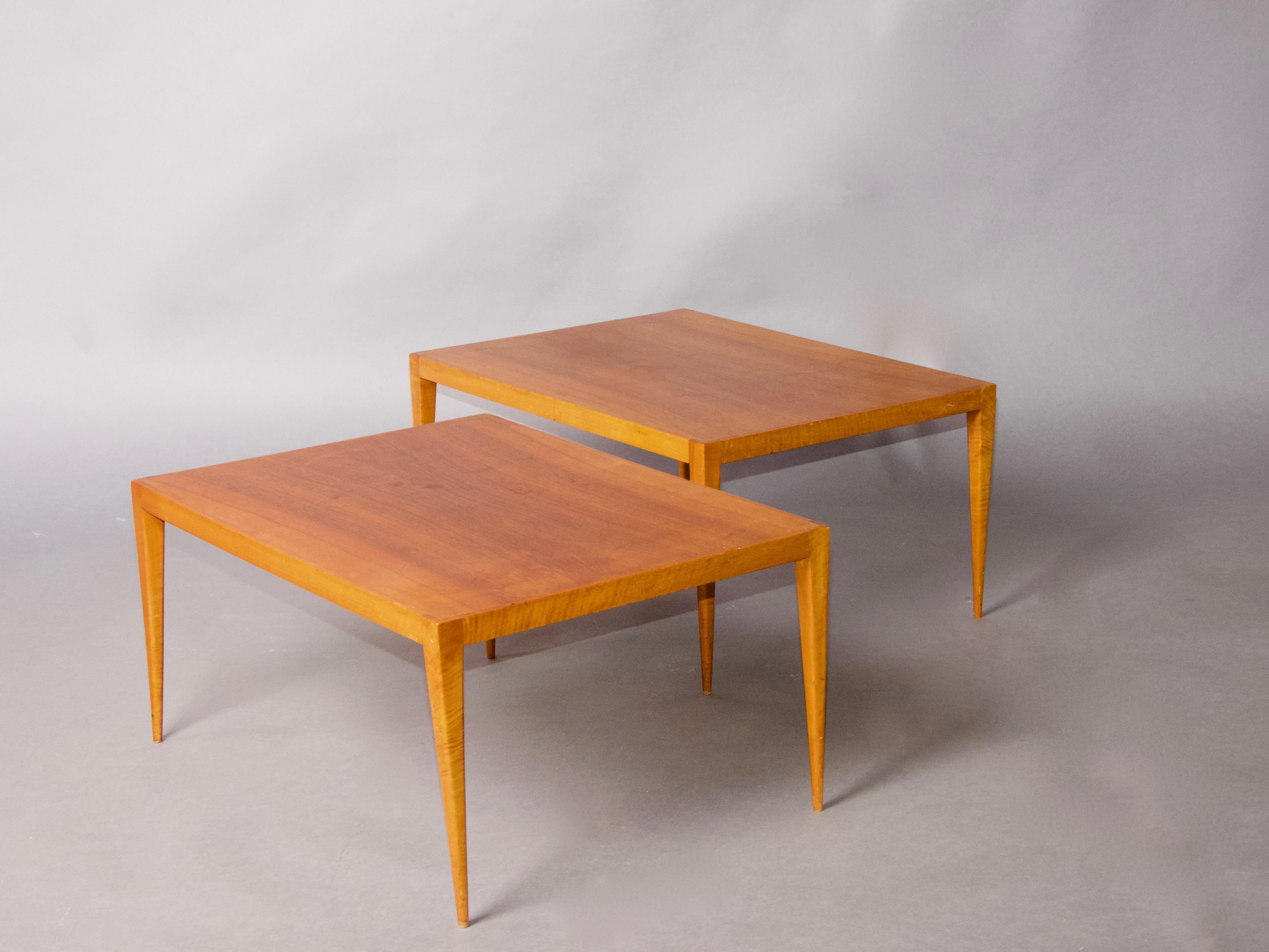 European Pair of wood side table For Sale