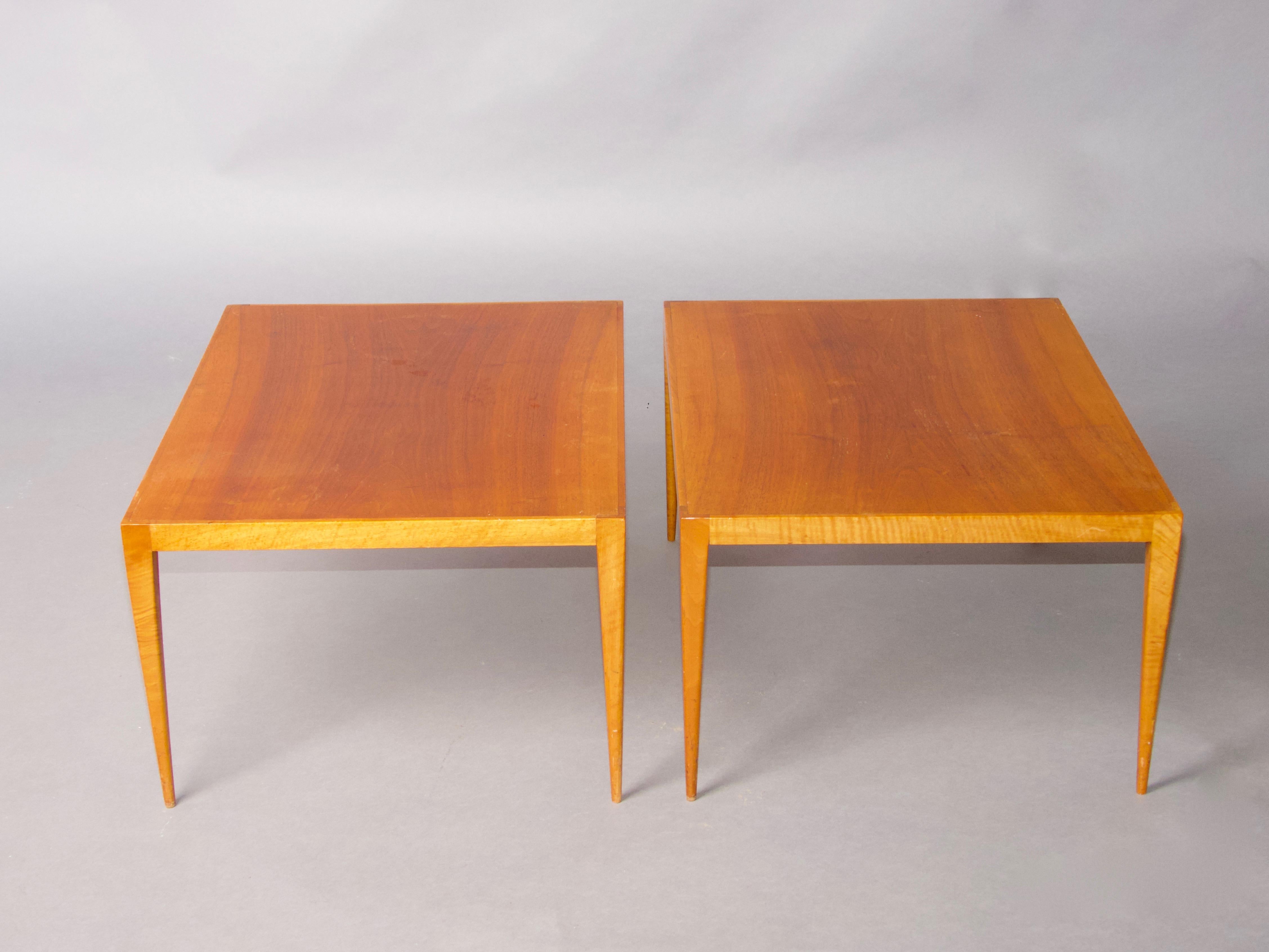 Pair of wood side table In Good Condition For Sale In grand Lancy, CH