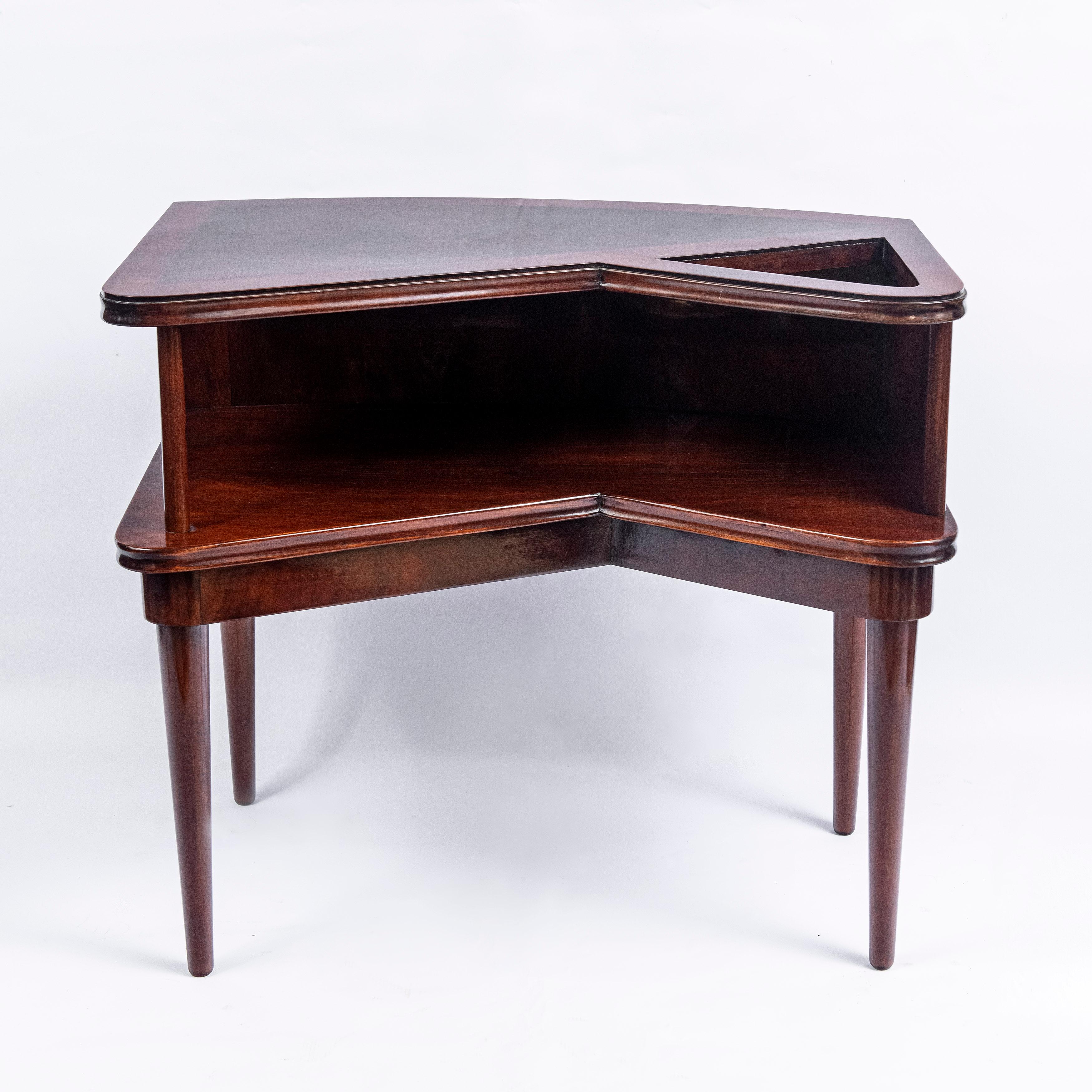 Pareja de mesas auxiliares de madera de Englander & Bonta, Argentina, 1950 Moderno de mediados de siglo en venta