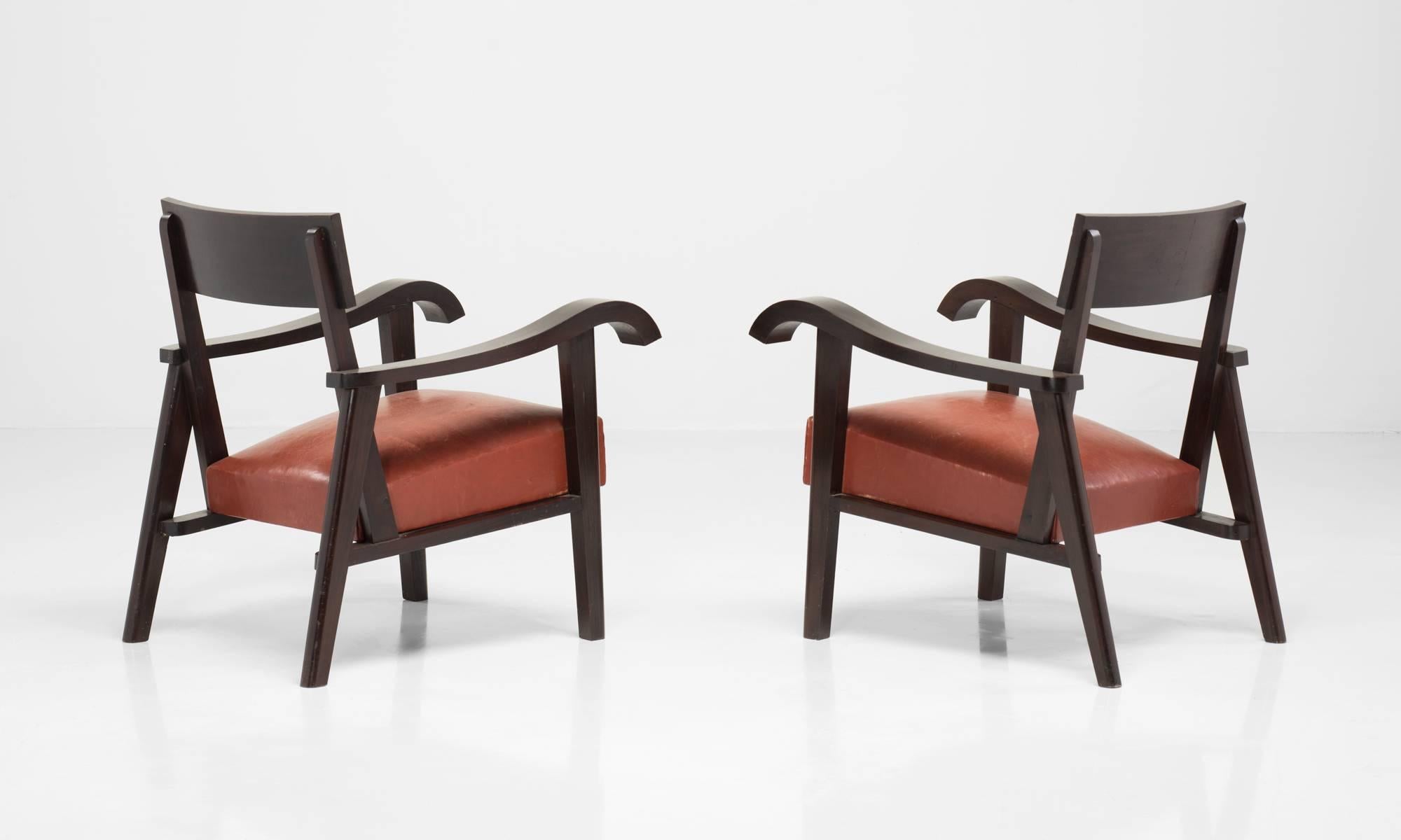 Pair of Wood Slab and Red Leather Armchairs, England, circa 1940 In Good Condition In Culver City, CA