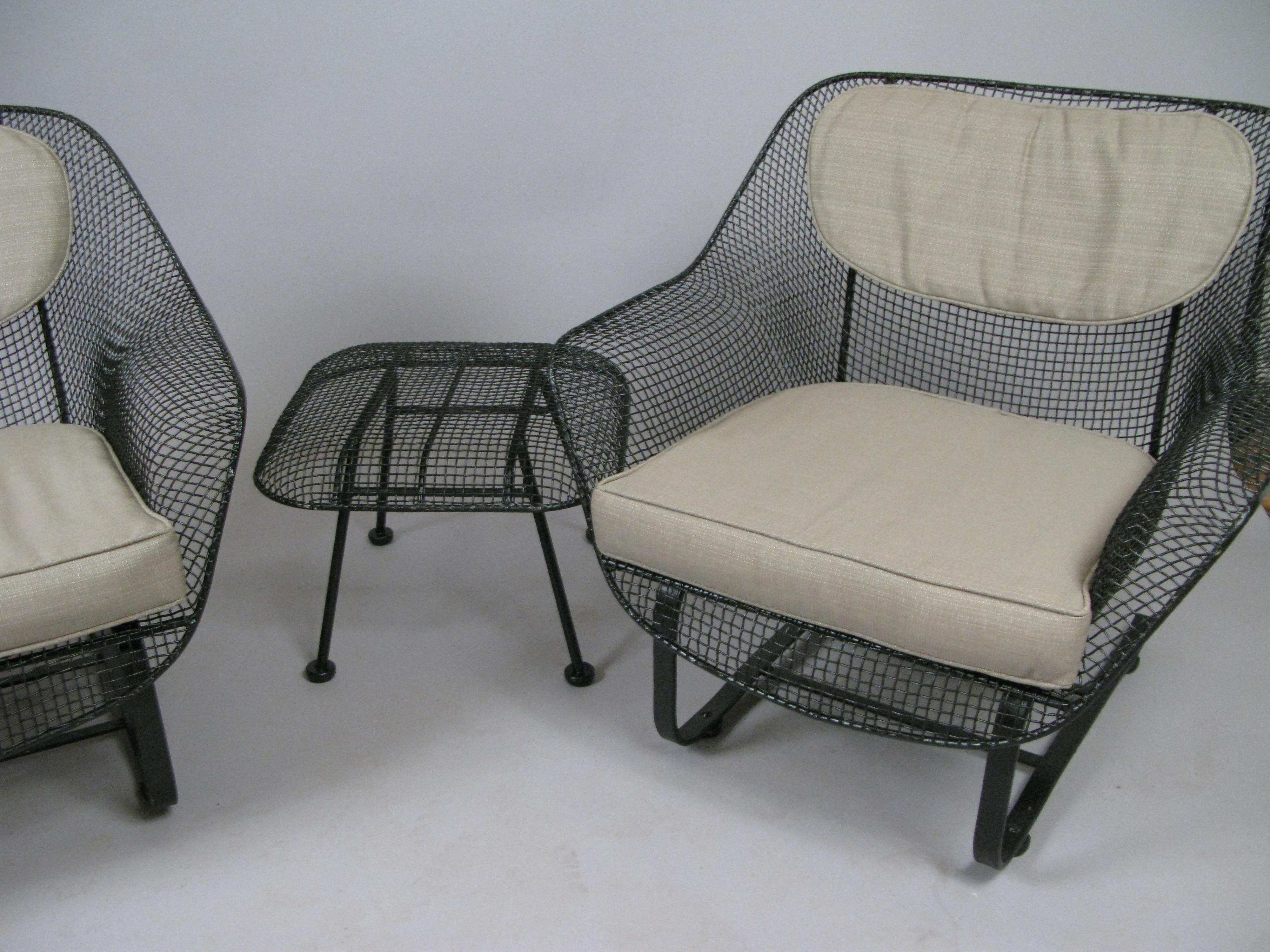 Pair of Woodard Sculptura Lounge Chairs and Ottoman In Good Condition In Hudson, NY