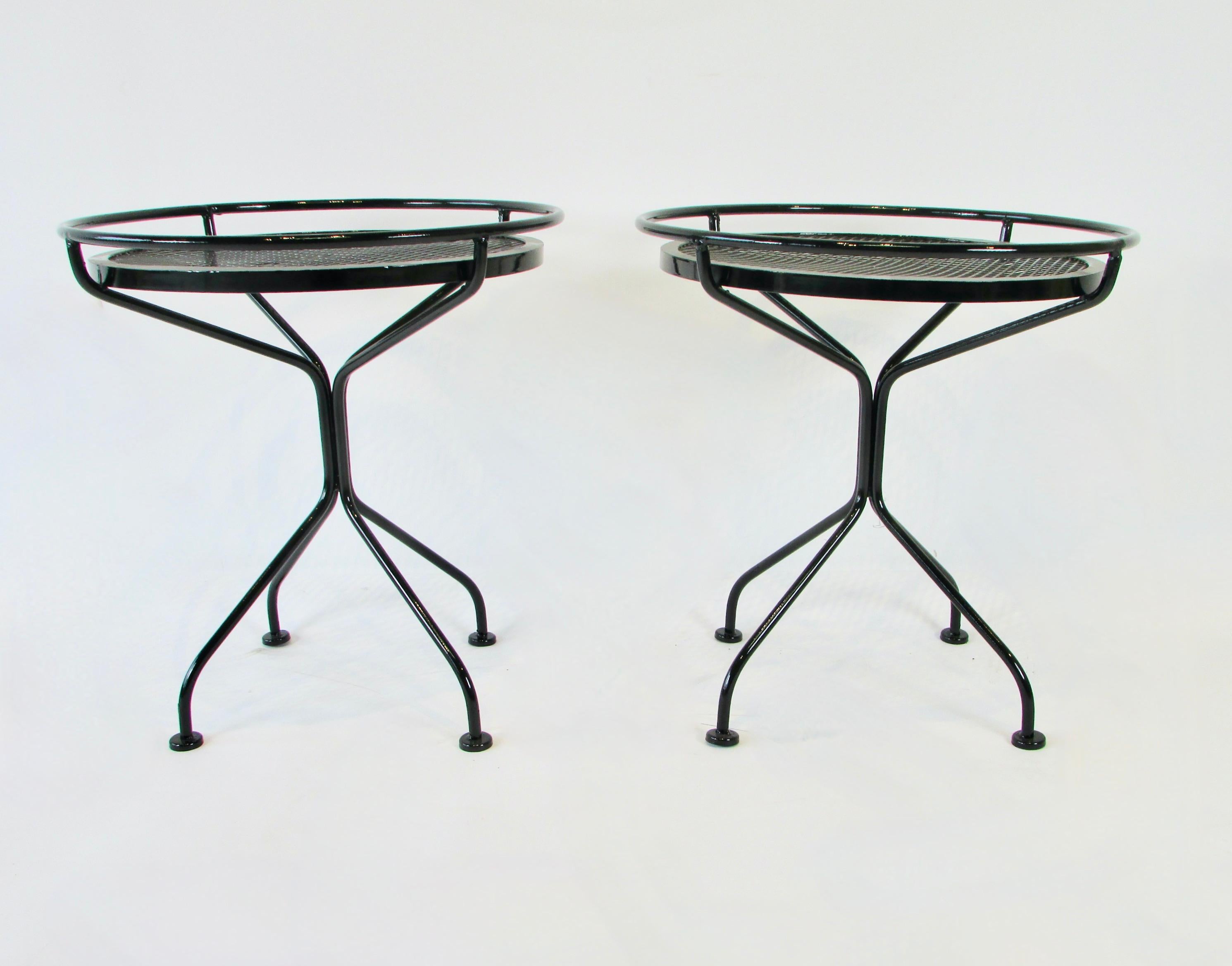 Two Woodard Sculptura Round Top Side Tables in Gloss Black For Sale 2