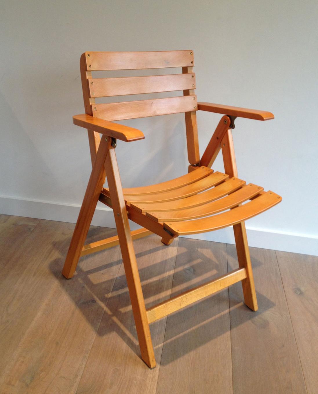 Fin du 20e siècle Paire de fauteuils en bois, œuvre française signée Clairitex, vers 1970 en vente