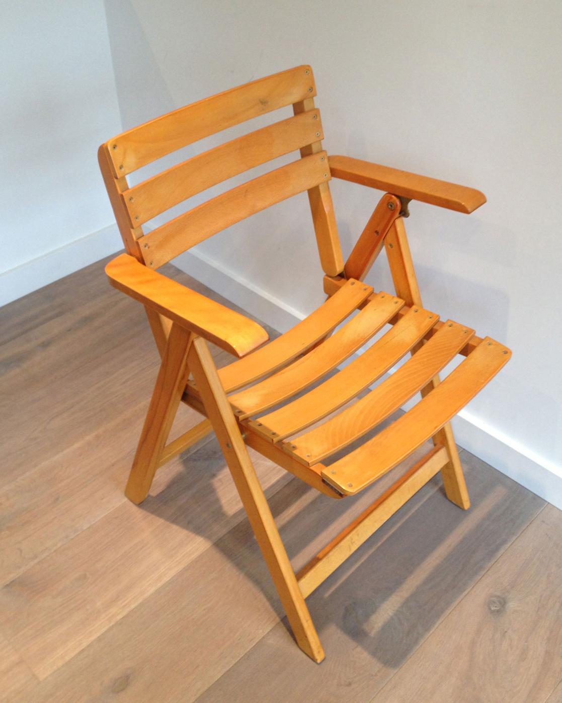 Métal Paire de fauteuils en bois, œuvre française signée Clairitex, vers 1970 en vente