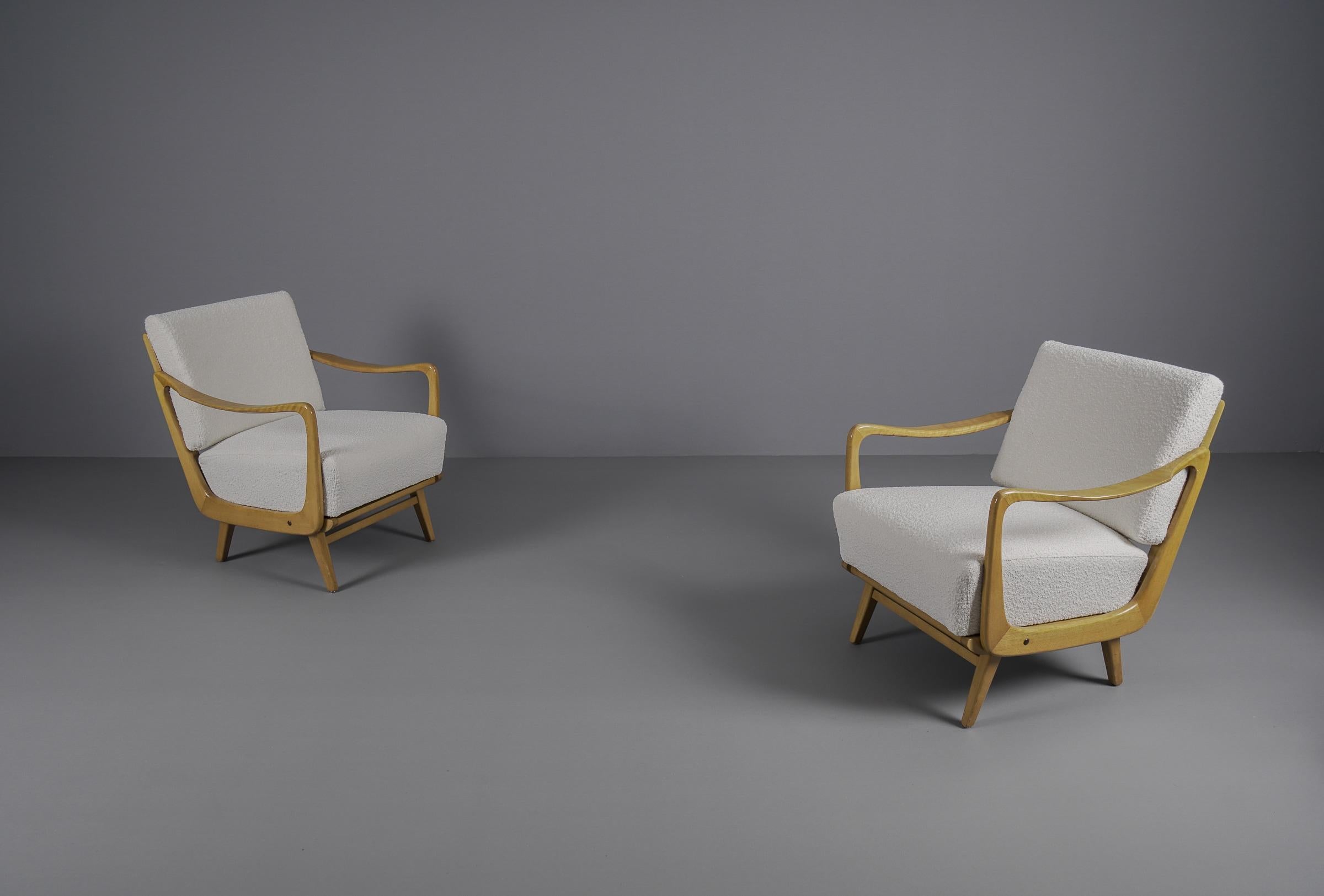 Mid-Century Modern Pair of Wooden Armchairs in white Boucle Fabric, 1950s For Sale