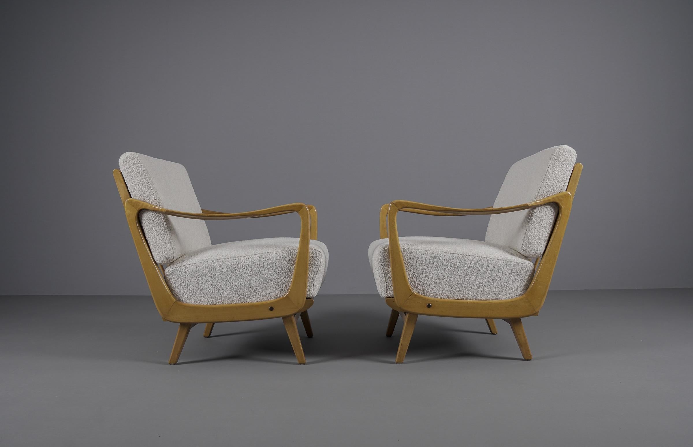 Italian Pair of Wooden Armchairs in white Boucle Fabric, 1950s For Sale
