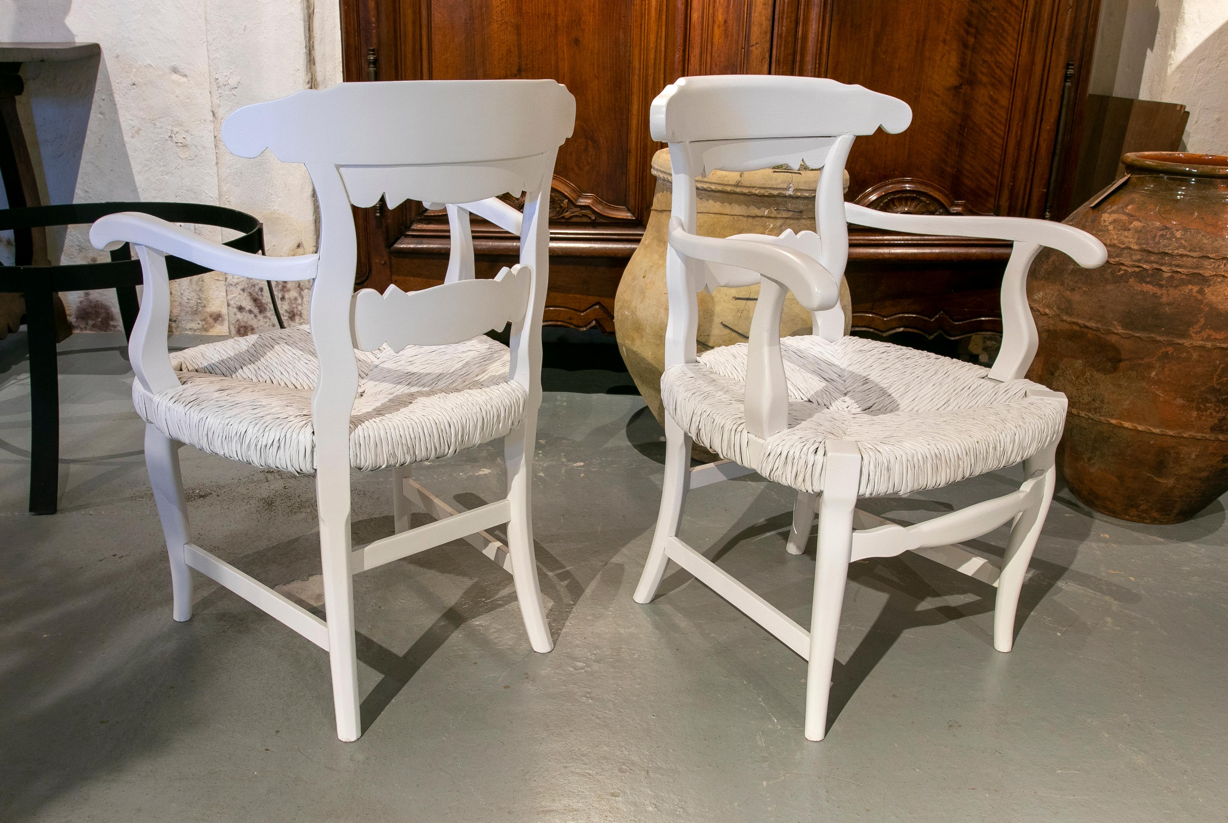 Paire de Fauteuils en Bois avec Sièges Enea Peints à la Main en vente 4