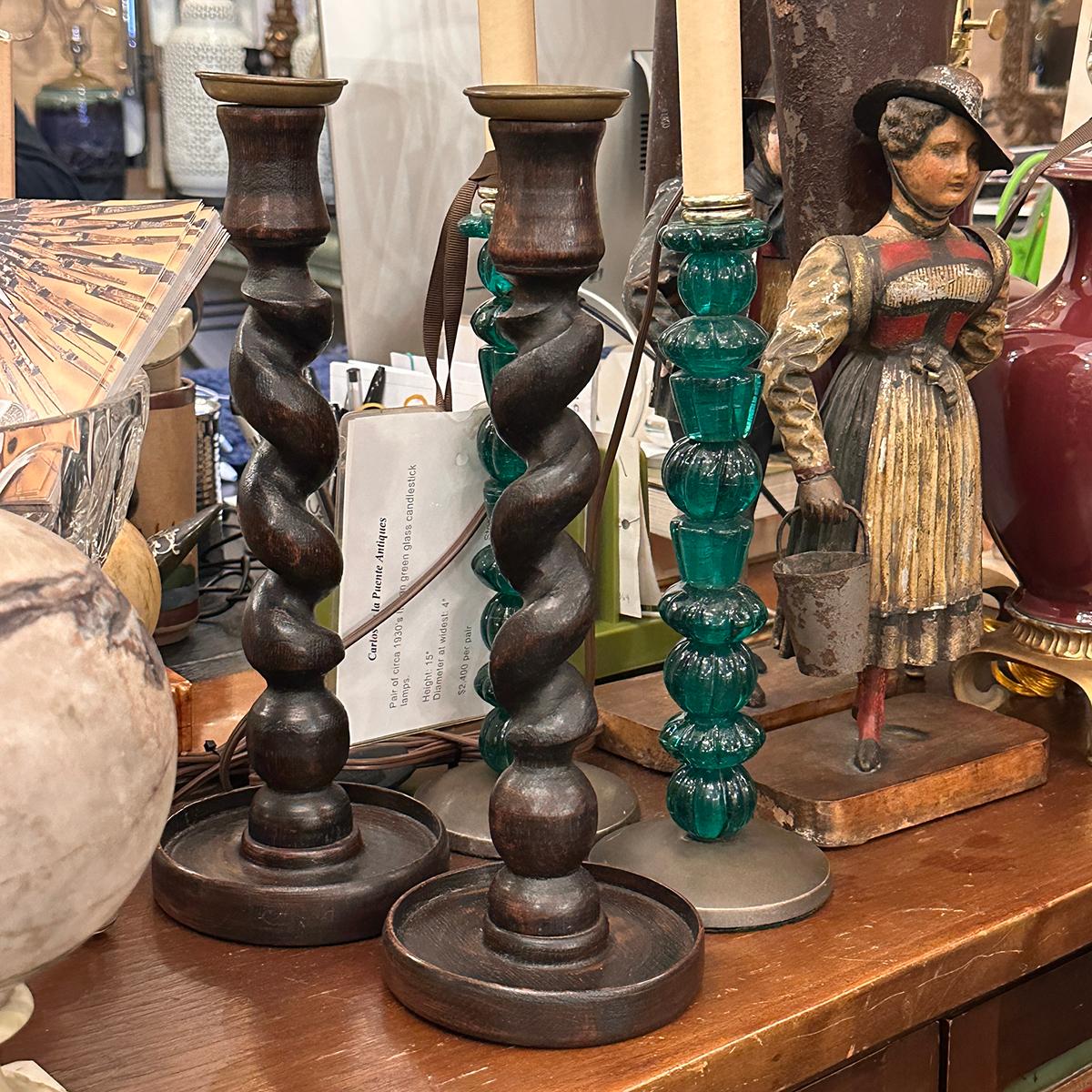 Coppia di candelieri in legno In condizioni buone in vendita a New York, NY