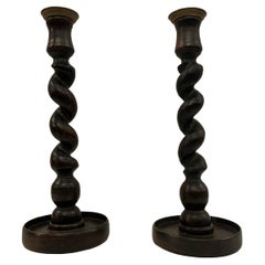 Pareja de candelabros de madera
