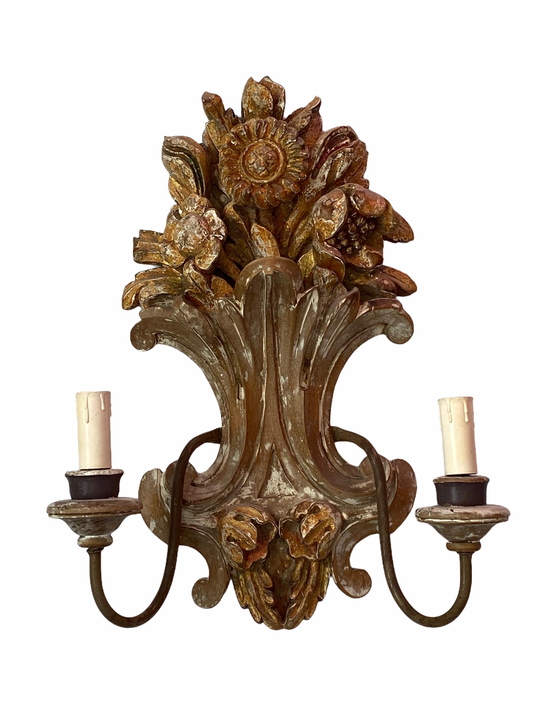 Hollywood Regency Pair of Wooden Carved Tole Toleware Sconces Chippywhite Gilt Flowers, Italy