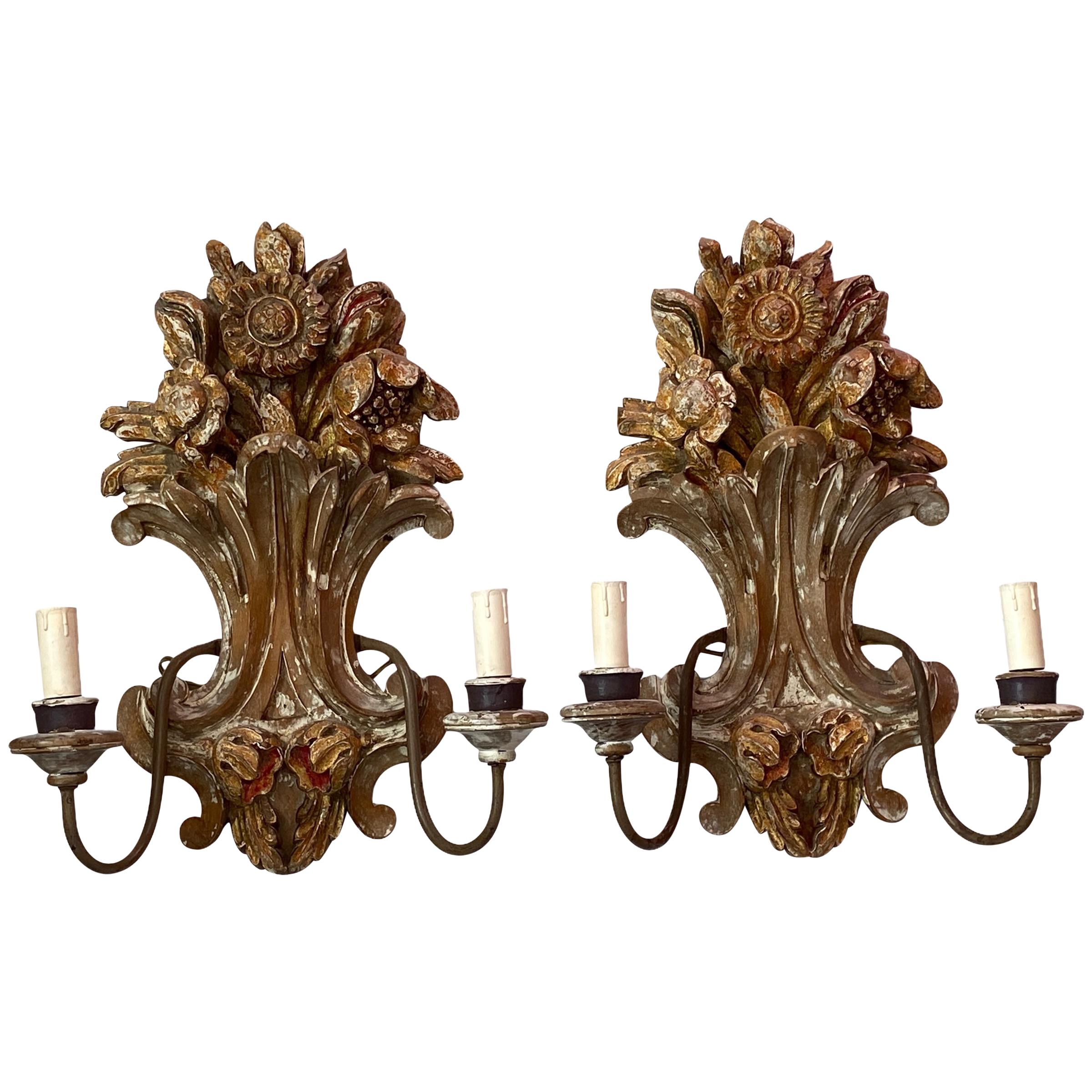 Pair of Wooden Carved Tole Toleware Sconces Chippywhite Gilt Flowers, Italy For Sale