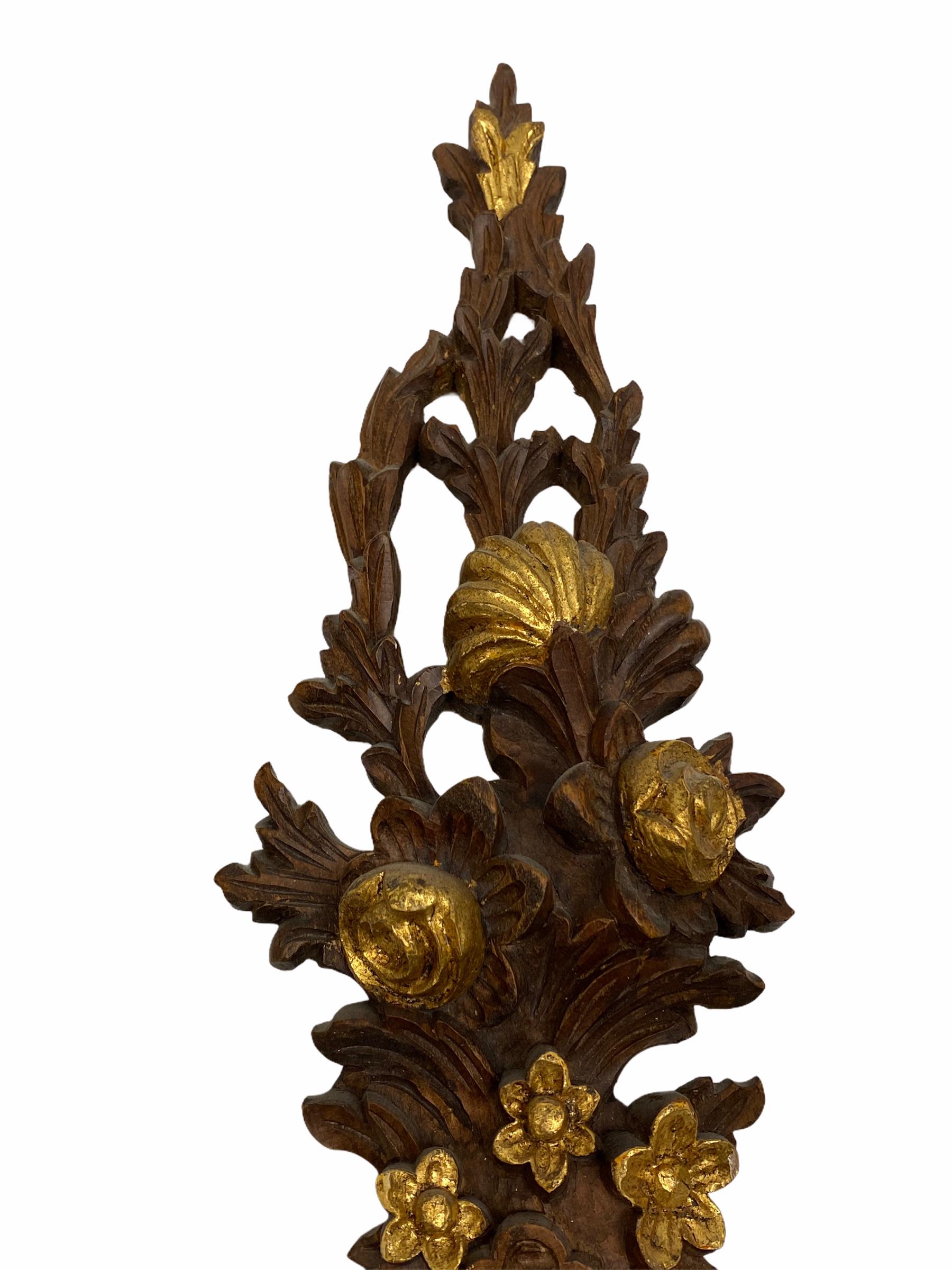 Italian Pair of Wooden Carved Tole Toleware Sconces with Gilt Flowers, Italy, 1960s For Sale