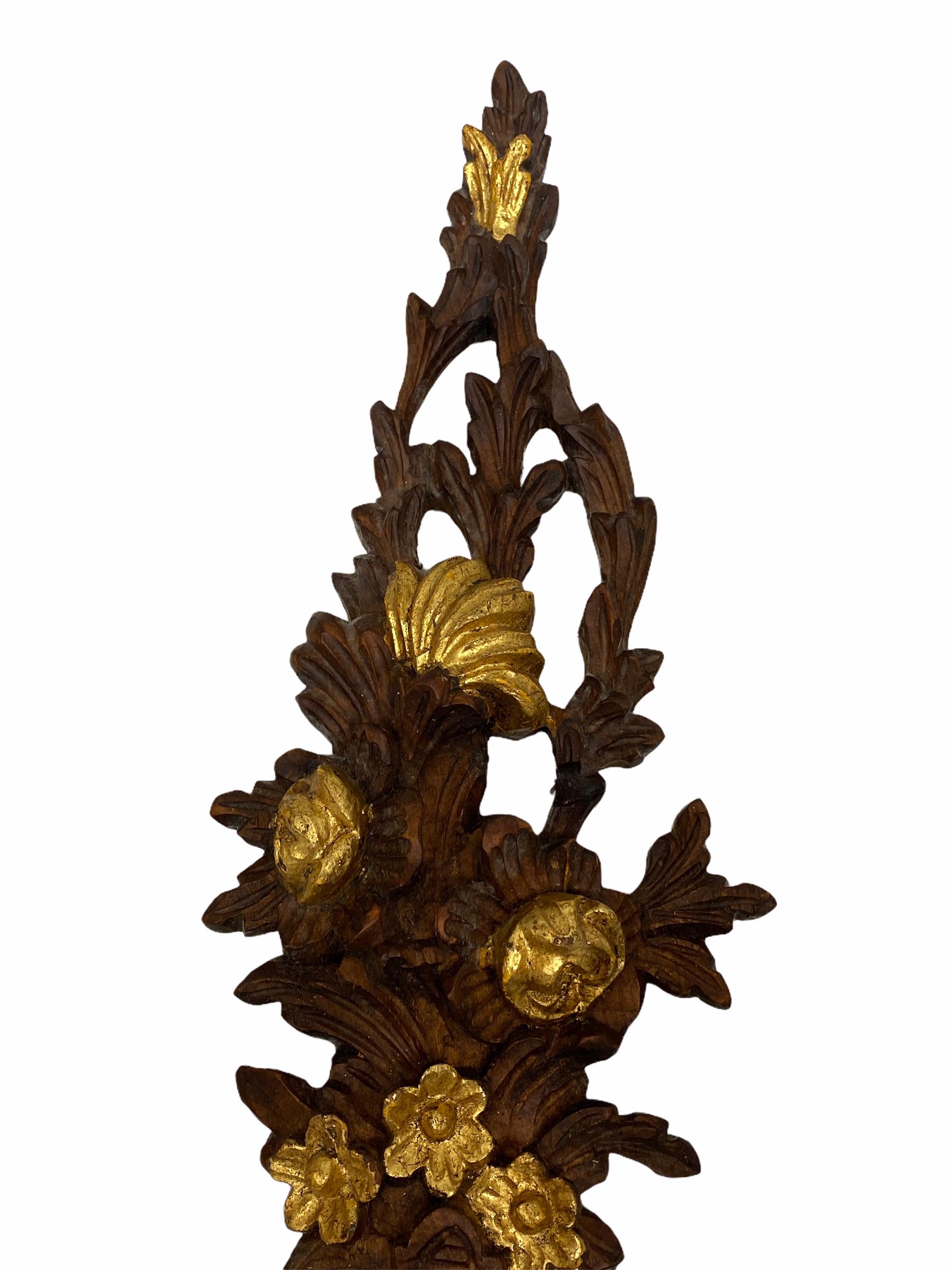 Mid-20th Century Pair of Wooden Carved Tole Toleware Sconces with Gilt Flowers, Italy, 1960s For Sale