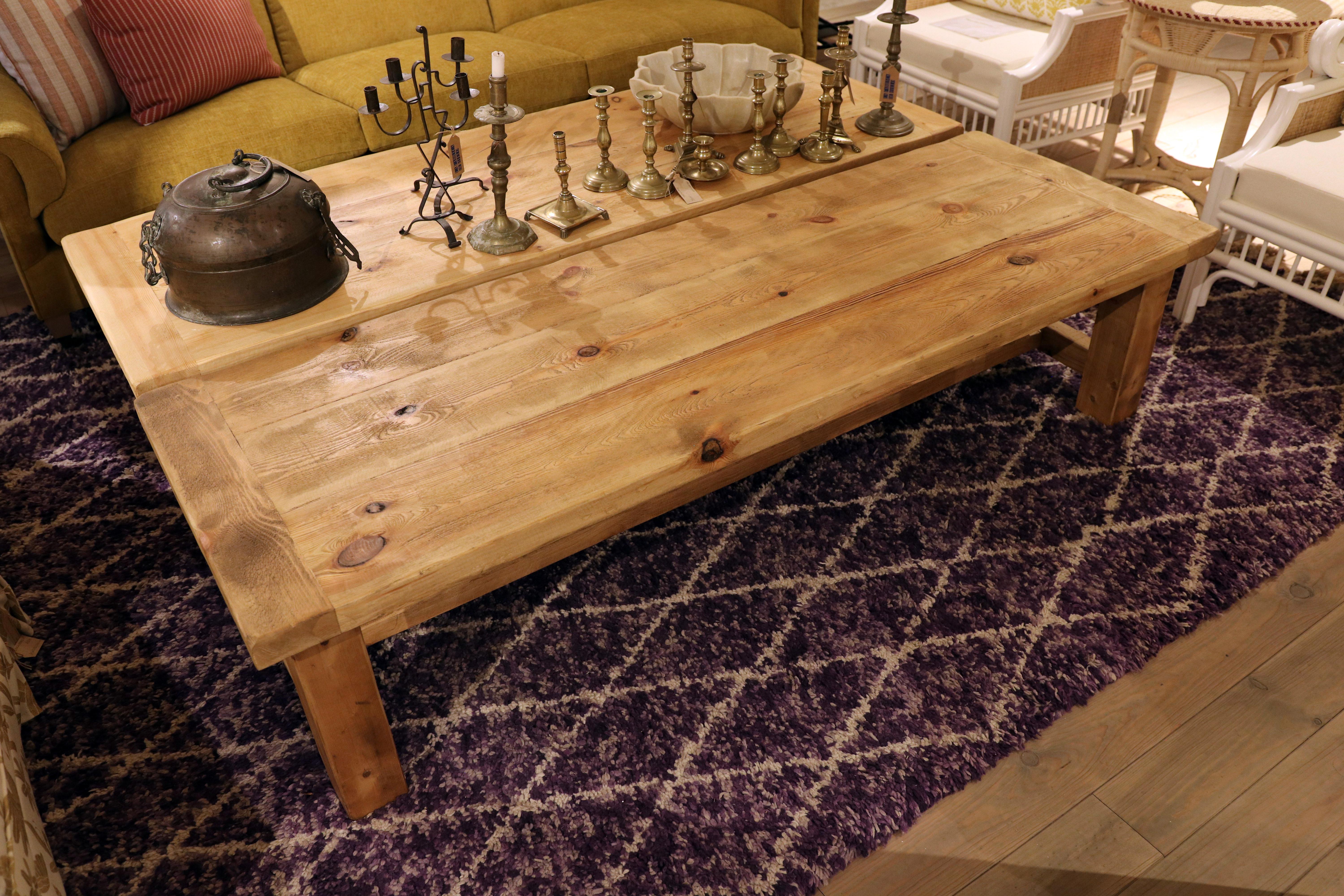 Pair of Wooden Coffee Tables in Natural Color For Sale 8