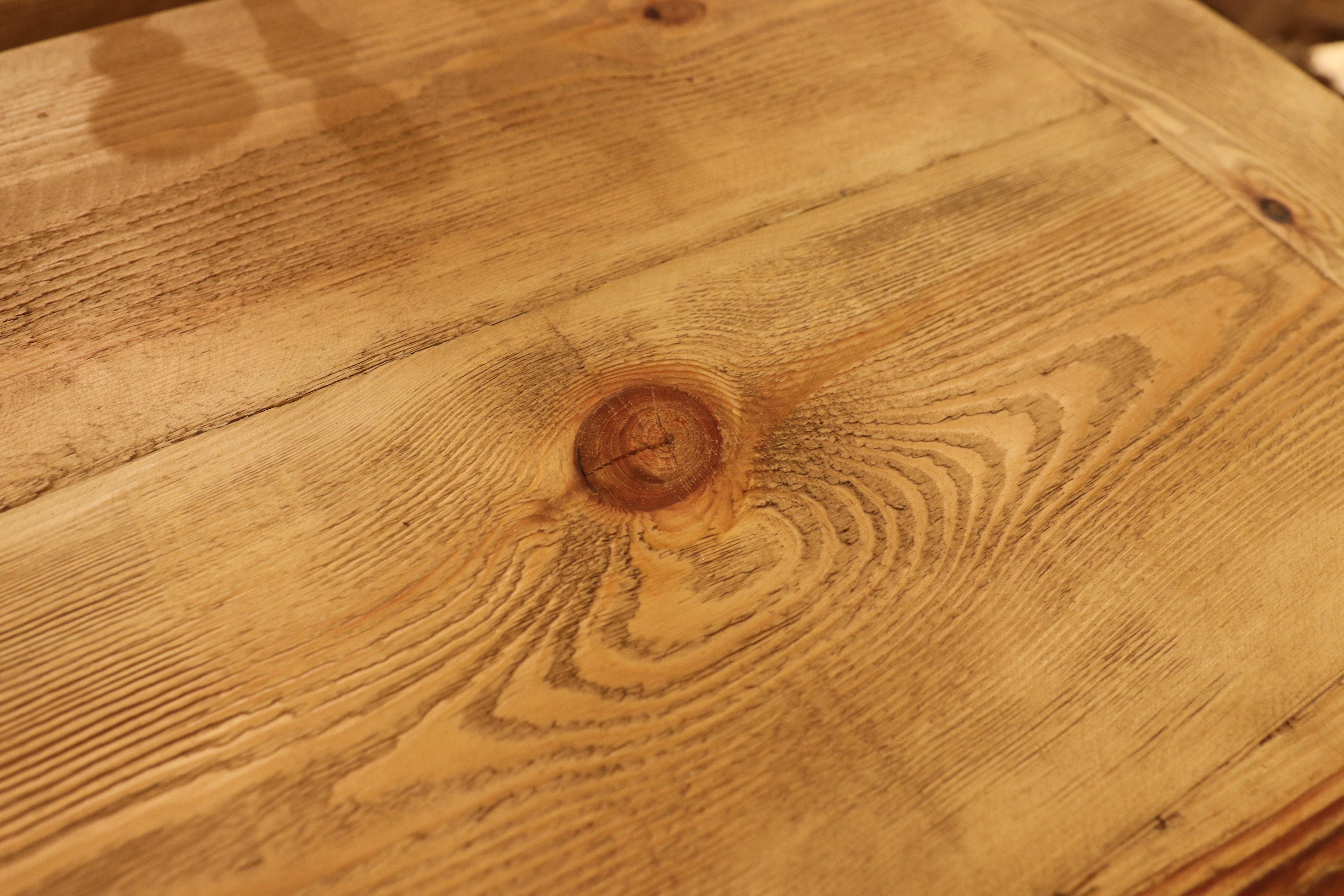 Pair of Wooden Coffee Tables in Natural Color For Sale 3