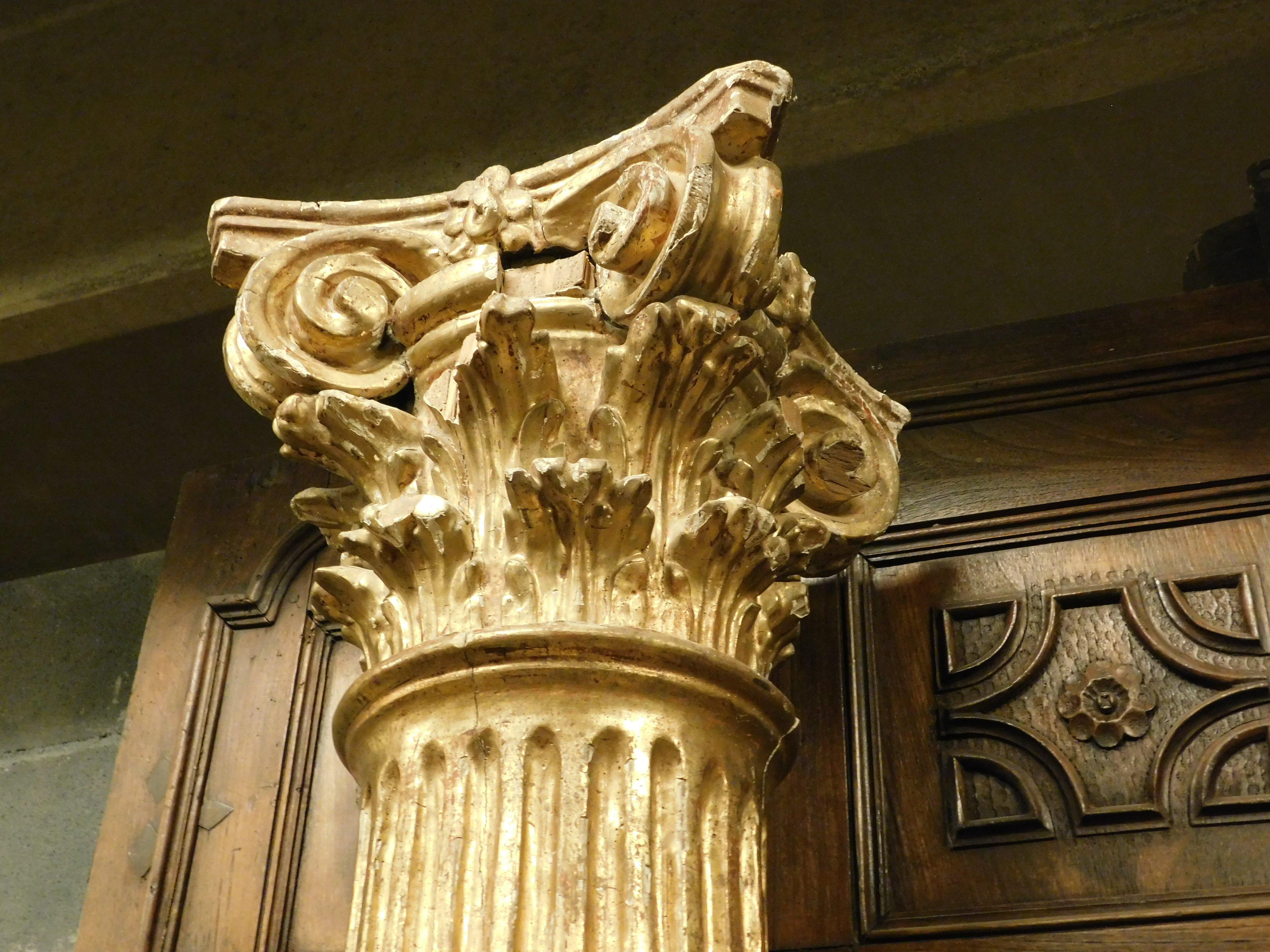 Paire de colonnes en bois, sculptées et dorées de putti polychromes, d'Espagne en vente 8
