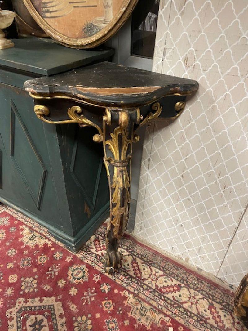 Italiano Pair of wooden consoles, corner shelves, lacquered with gold decorations, Italy in vendita