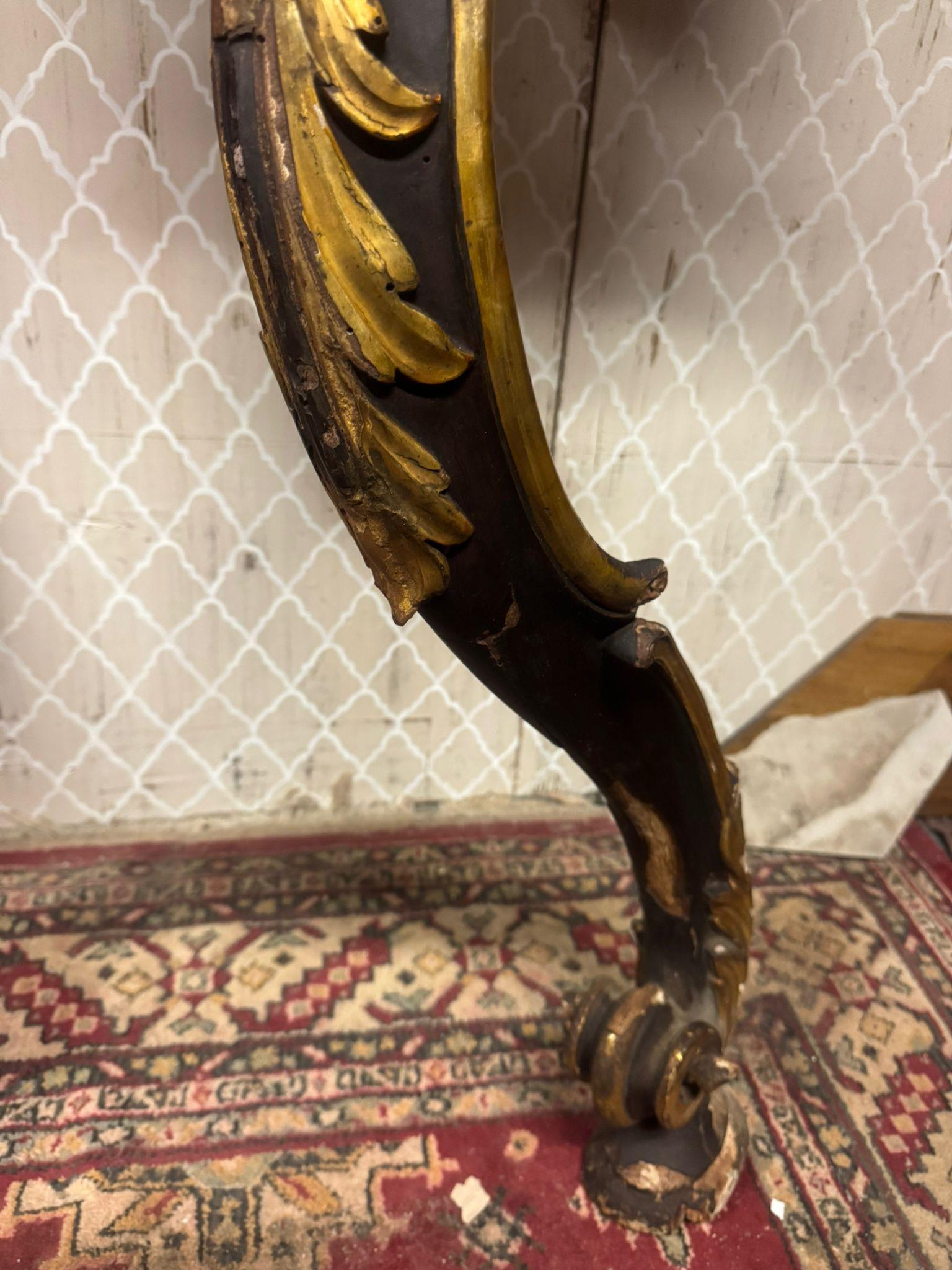 Pair of wooden consoles, corner shelves, lacquered with gold decorations, Italy in vendita 1
