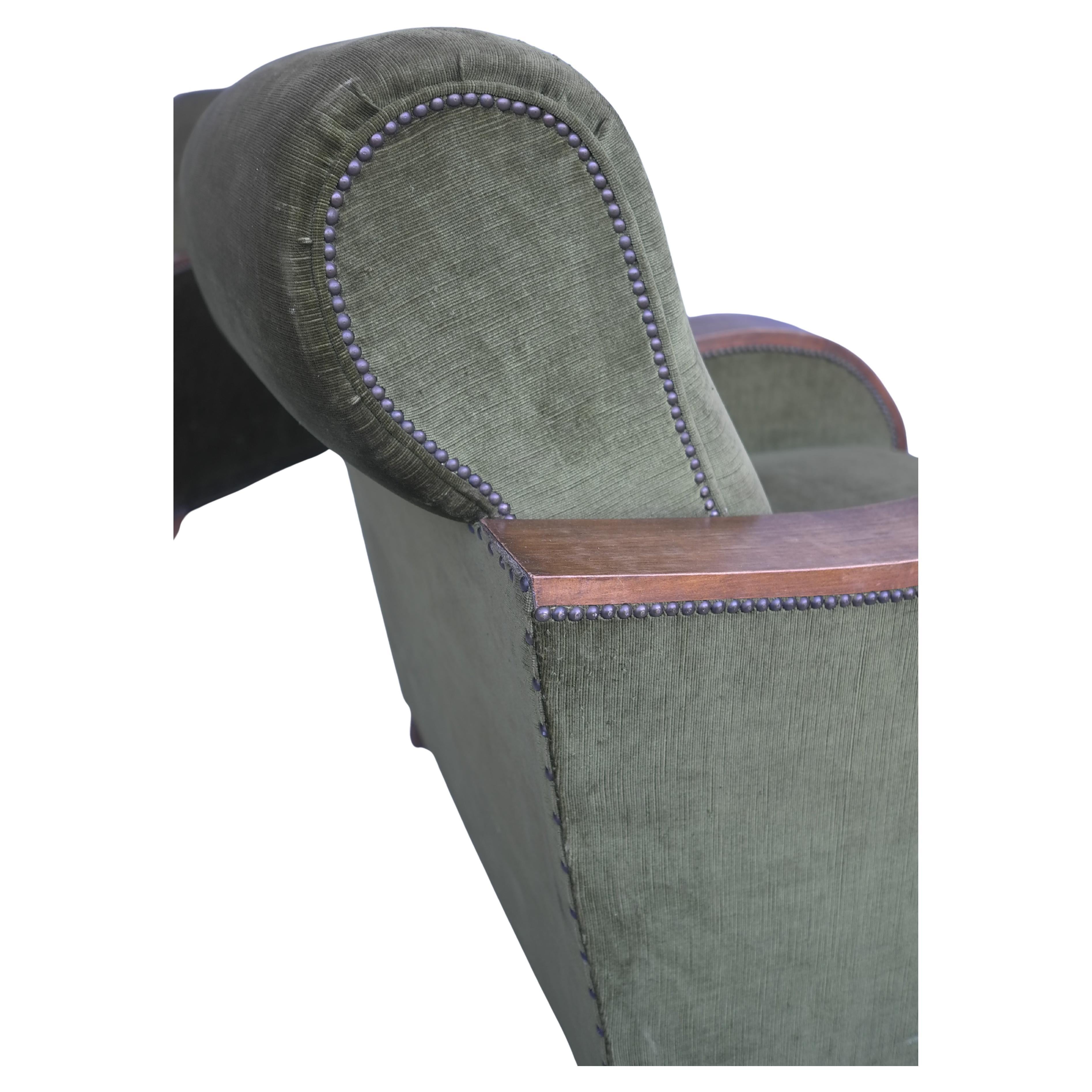 Pair of Wooden Curved Arms Art-Deco Armchairs in Green Mohair, France, 1940s In Good Condition For Sale In Den Haag, NL